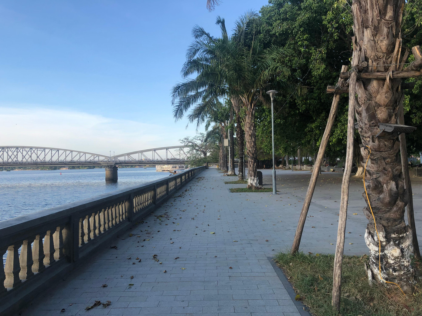 Phố đi bộ Nguyễn Đình Chiểu gần cầu gỗ lim vắng bóng du khách