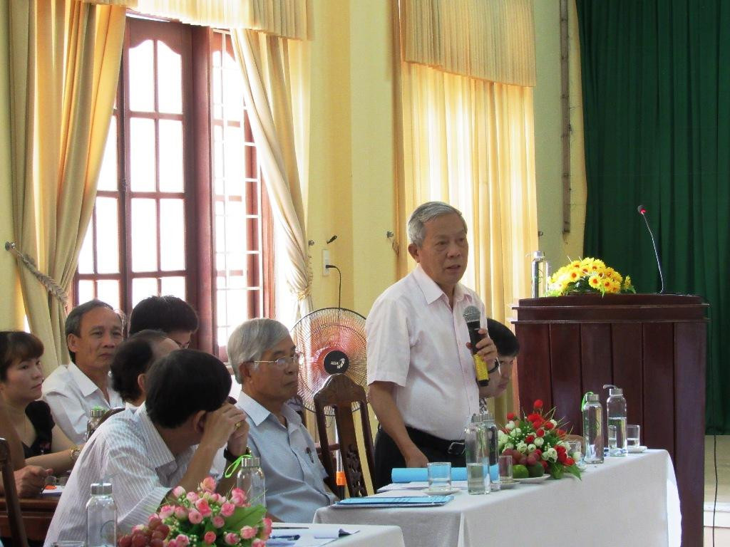 Ông Nguyễn Khoa Điềm, nguyên là Ủy viên Bộ Chính trị, Bí thư Trung ương Đảng khóa IX, Trưởng ban Tư tưởng Văn hóa Trung ương, tham gia đóng góp ý kiến xây dựng nội dung cuốn lịch sử.