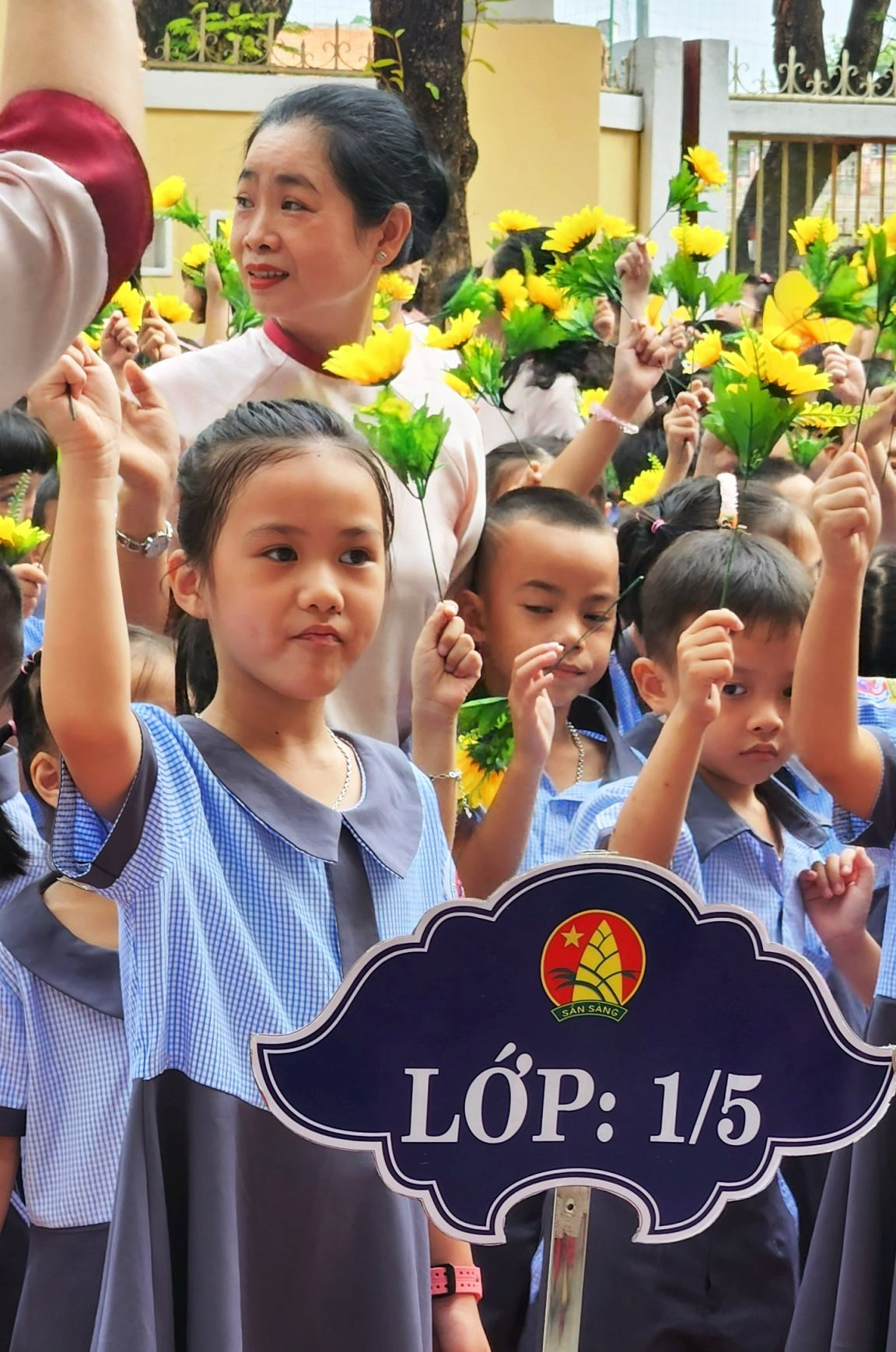 Học sinh tại TT-Huế háo hức bước vào năm học mới. (Ảnh: Ngọc Văn)