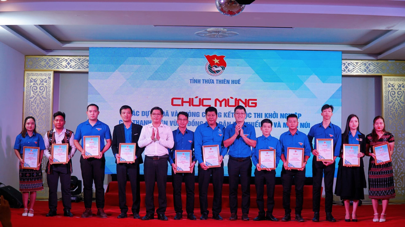 Các thí sinh có dự án lọt vào vùng chung kết cuộc thi dự án khởi nghiệp thanh niên nông thôn và thi khởi nghiệp cho thanh niên vùng đồng bào dân tộc thiểu số và miền núi TT-Huế.