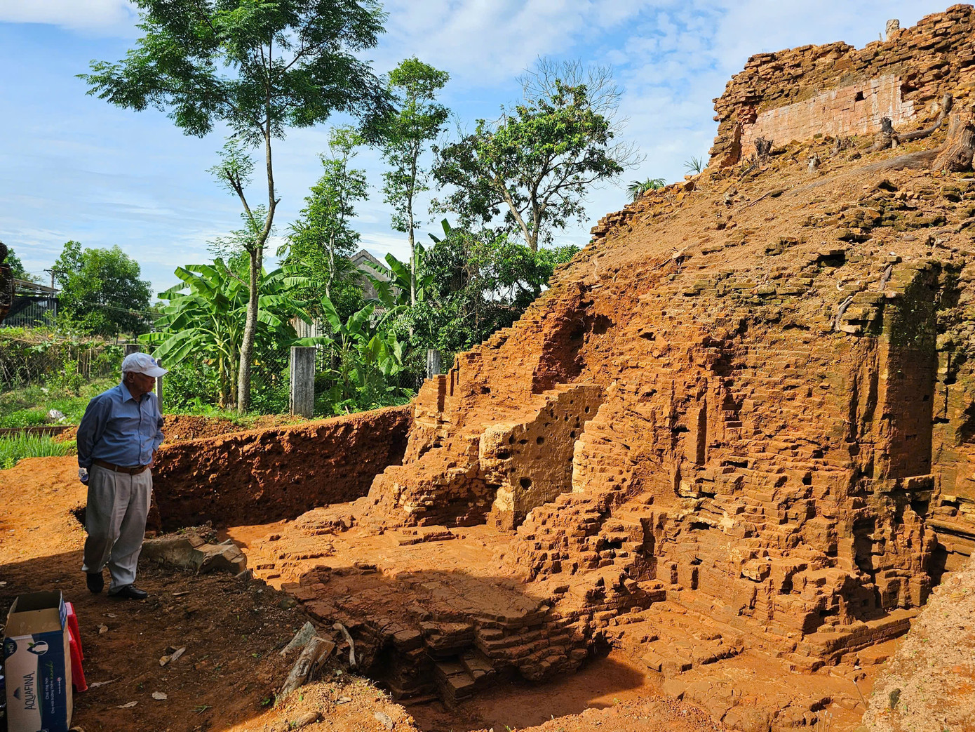 Nhiều phát hiện khảo cổ học bất ngờ tại Tháp đôi Liễu Cốc ảnh 1