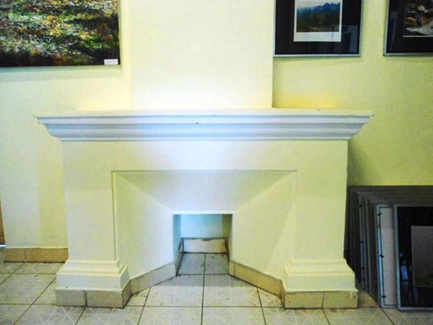 Bên trong ngôi biệt thự cổ 26 Lê Lợi, Huế Bên trong ngôi biệt thự cổ 26 Lê Lợi, Huế