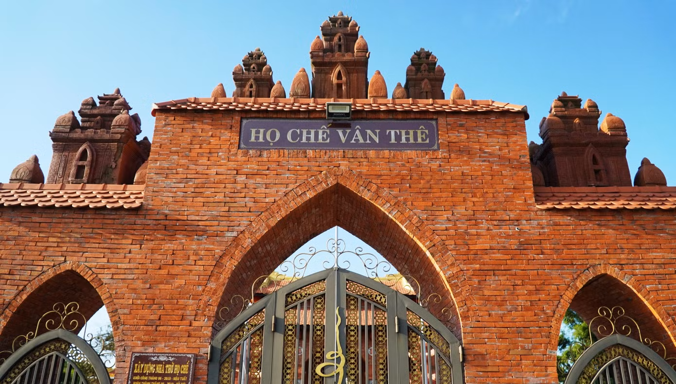 Năm 2019, con cháu dòng họ Chế thôn Vân Thê, xã Thủy Thanh (thị xã Hương Thủy, tỉnh TT-Huế) phát tâm xây dựng một ngôi nhà thờ họ tộc để tri ân, tưởng nhớ, thờ phụng tổ tiên, tiền nhân.