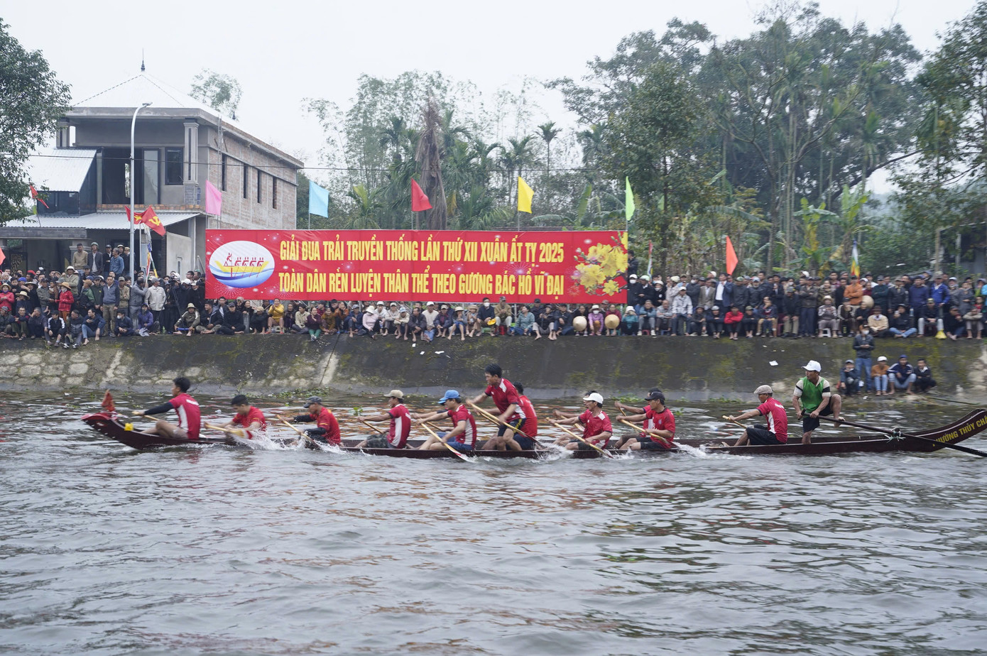 Hoạt động thể thao này được tổ chức vào vào dịp đầu năm mới với mong muốn cầu cho mưa thuận gió hòa, mùa màng bội thu, quê hương thái bình, no ấm.