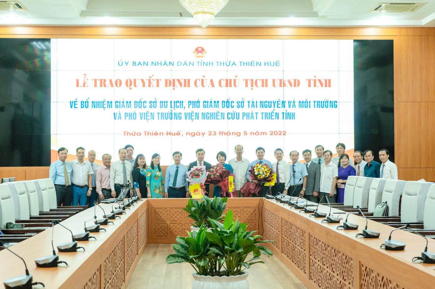 Dịp này, Chủ tịch UBND tỉnh TT-Huế còn quyết định bổ nhiệm, điều động các vị trí cán bộ chủ chốt sở, ngành khác.