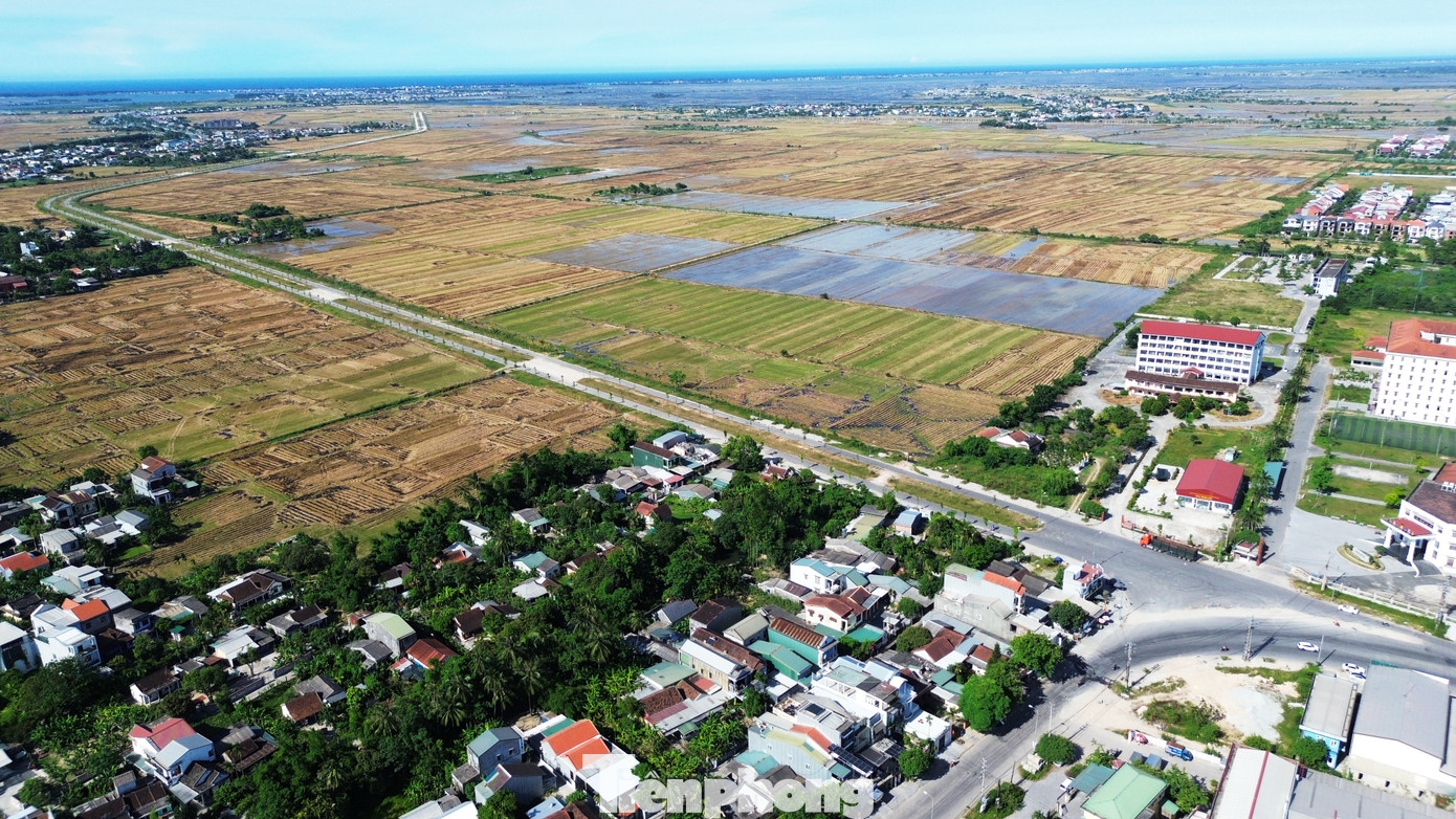 Theo chủ đầu tư, đơn vị hiện thực hiện thủ tục bố trí vốn để tiếp tục triển khai thi công. Theo phương án điều chỉnh dự án, ngân sách Trung ương cấp cho dự án giảm từ 190 tỷ đồng xuống hơn 171 tỷ đồng, phần còn lại sử dụng ngân sách TP Huế. Chủ đầu tư cũng kiến nghị kéo dài thời gian thực hiện dự án đến quý IV năm nay.