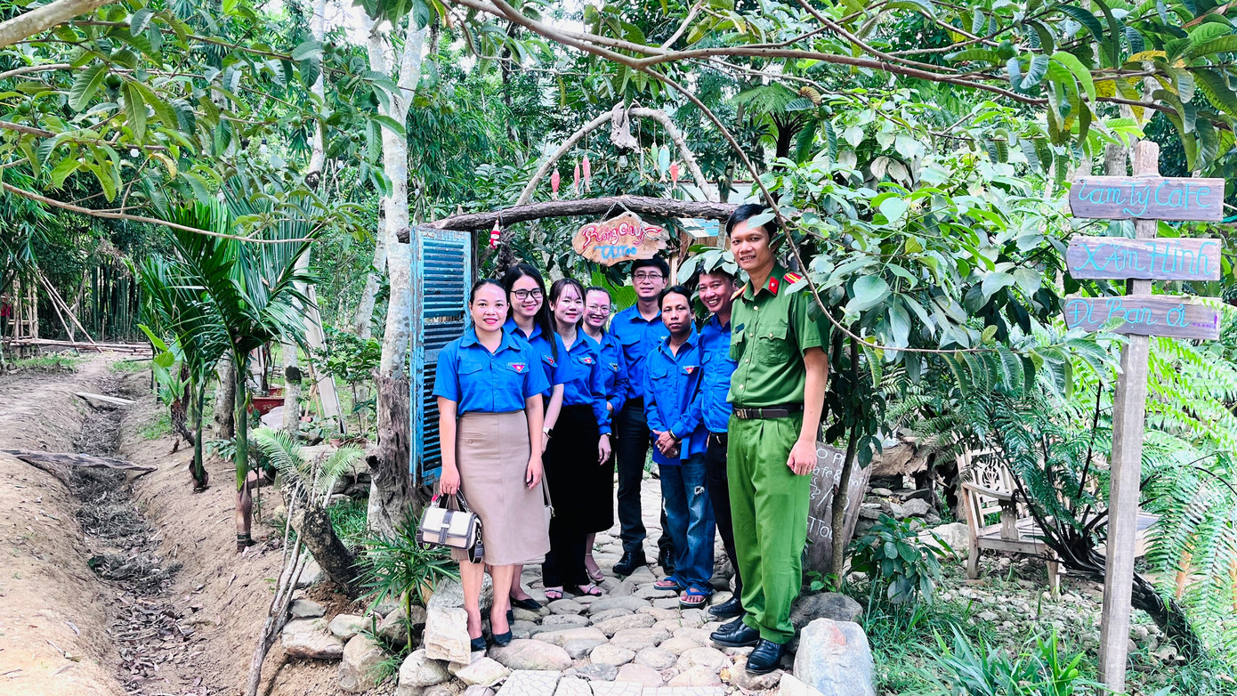 Mô hình khởi nghiệp, lập nghiệp của thanh niên hoàn lương huyện A Lưới. Mô hình khởi nghiệp, lập nghiệp của thanh niên hoàn lương huyện A Lưới.