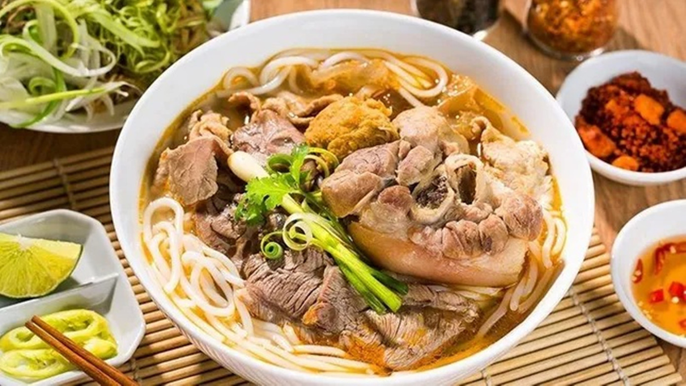 Bún bò Huế. Ảnh: Bách hóa xanh Bún bò Huế. Ảnh: Bách hóa xanh