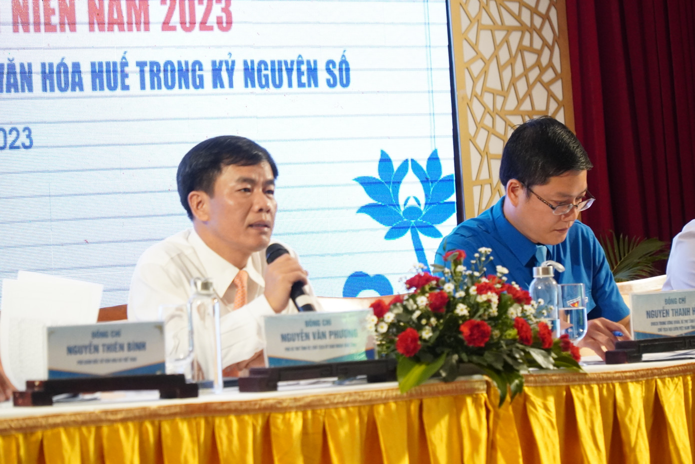 Chủ tịch UBND tỉnh Nguyễn Văn Phương đối thoại với đoàn viên, thanh niên về bảo tồn, phát huy giá trị văn hóa Huế trong kỷ nguyên số. Chủ tịch UBND tỉnh Nguyễn Văn Phương đối thoại với đoàn viên, thanh niên về bảo tồn, phát huy giá trị văn hóa Huế trong kỷ nguyên số.