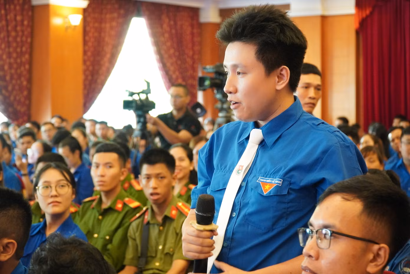 Đoàn viên, thanh niên Huế quan tâm về vấn đề xây dựng nền ẩm thực Huế theo hướng chuẩn hóa trên nền tảng văn hóa Huế.