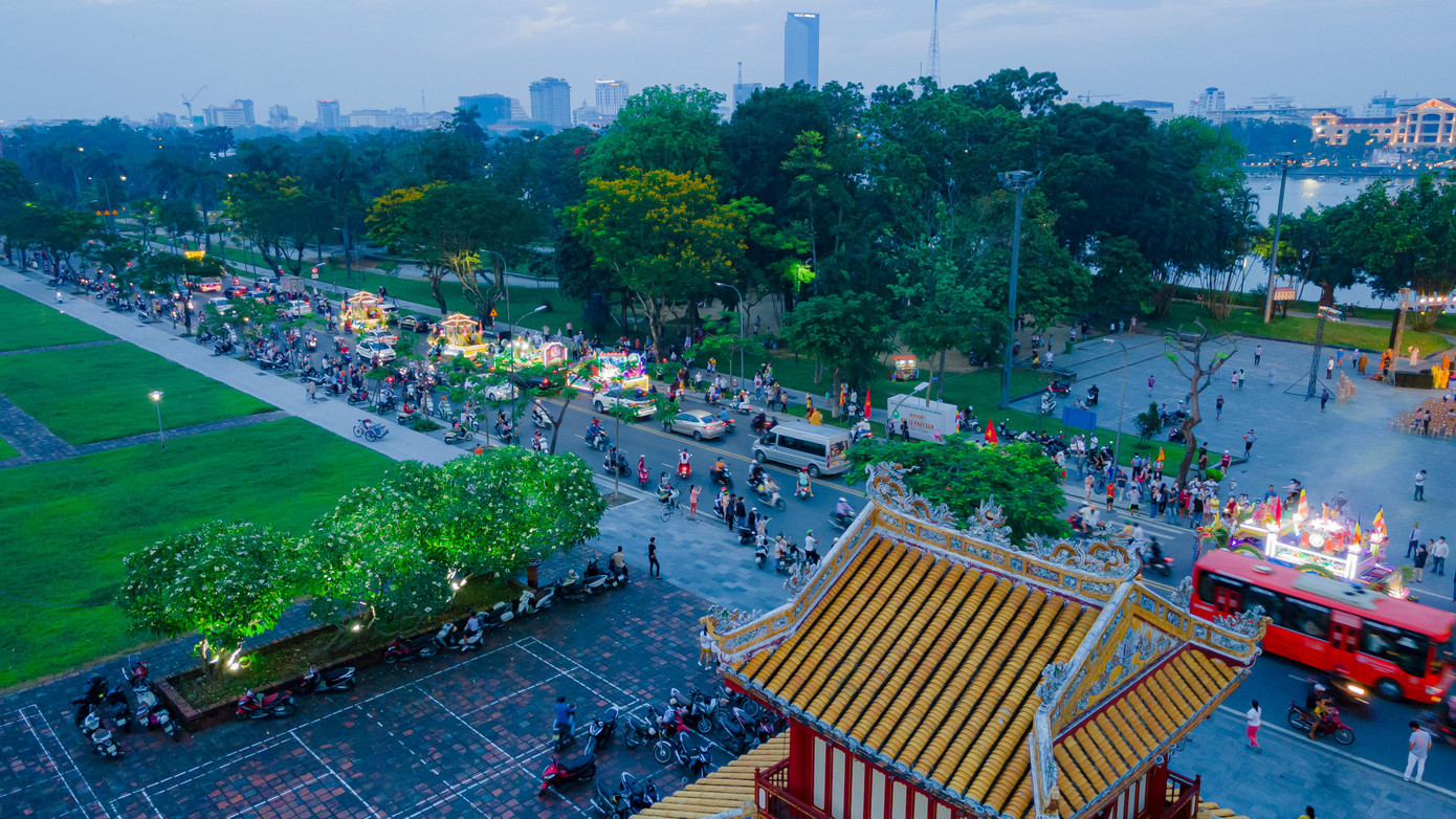 Tại Đại lễ Phật đản 2022 tại Huế còn có nhiều hoạt động đáng chú ý khác, như: Triển lãm Văn hóa Phật giáo tại Trung tâm Liễu Quán (đường Lê Lợi, Huế), lễ thắp sáng 7 đóa hoa sen trên sông Hương cầu Quốc thái dân an, chính lễ Phật đản tại các huyện, thị xã; lễ hội Ẩm thực chay tại Trung tâm Liễu Quán...