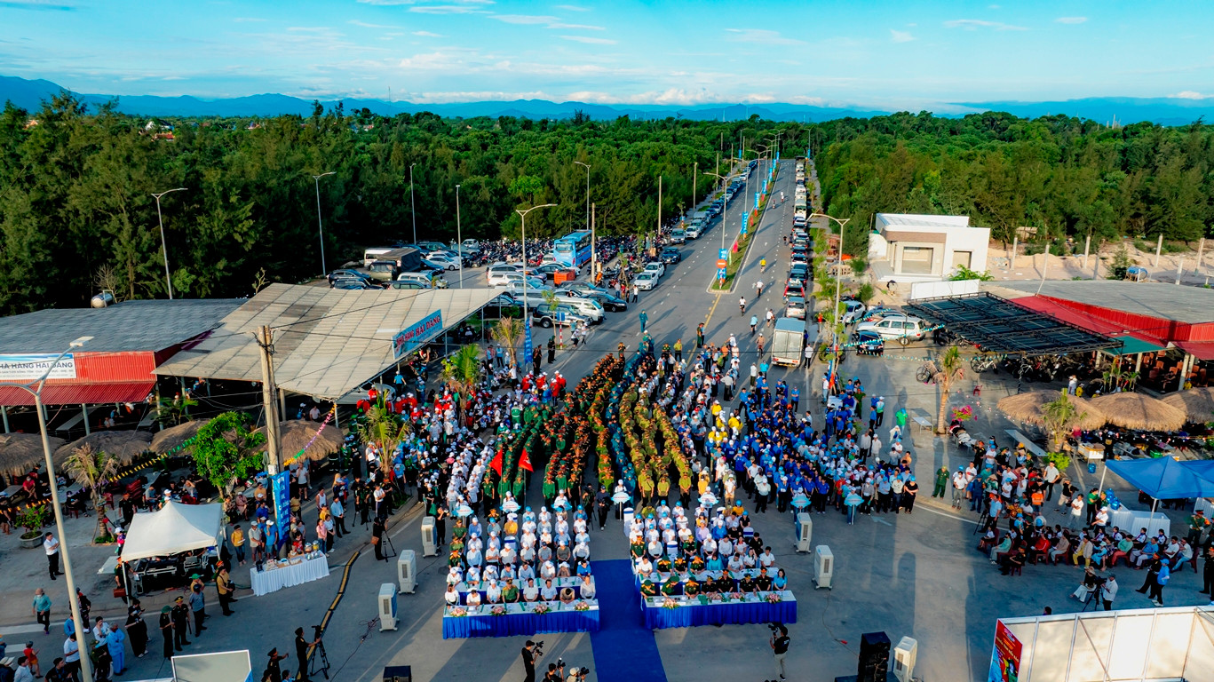 Quang cảnh chương trình hướng về biển, đảo và môi trường tại Huế.