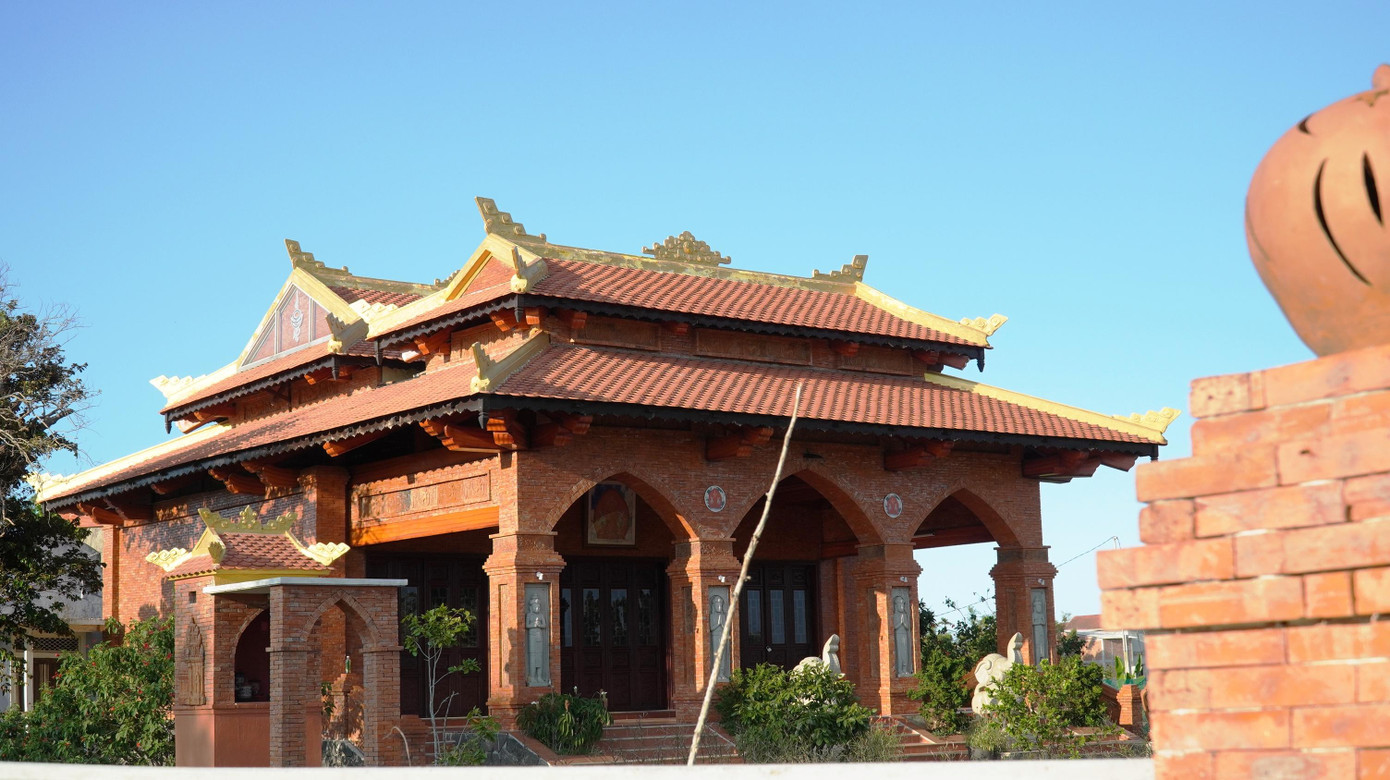 Ngôi nhà thờ tọa lạc tại thôn Vân Thê, xã Thủy Thanh, với nét kiến trúc độc đáo "riêng có" so với những ngôi từ đường (nhà thờ họ) khác ở trên đất Huế hiện nay.