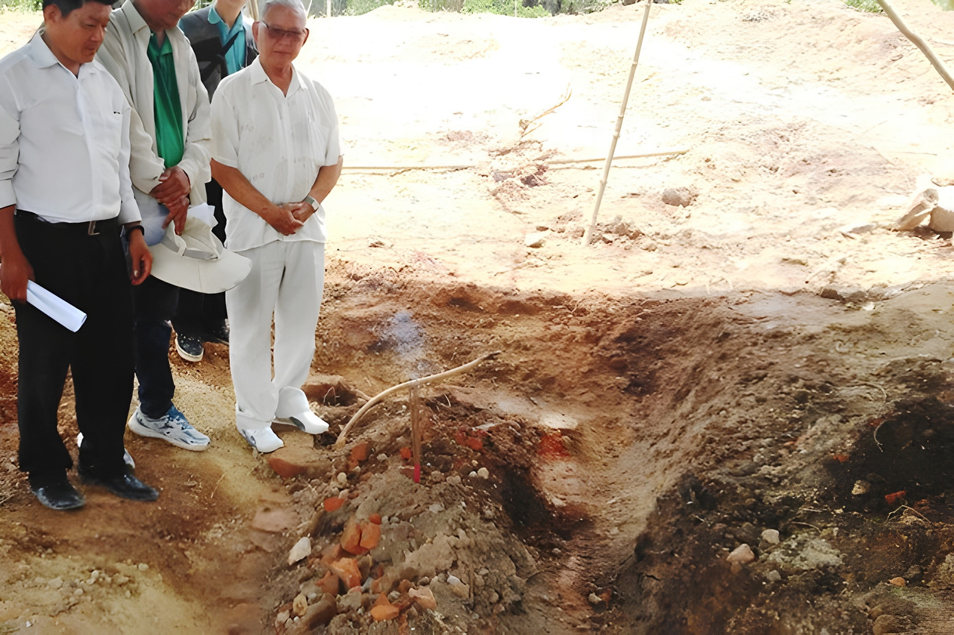 Sự việc bị người dân phát hiện và báo cho chính quyền địa phương, cơ quan chức năng. Việc thi công dự án sau đó được yêu cầu dừng lại để làm sáng tỏ vấn đề về lăng mộ bị san ủi, cũng như trách nhiệm liên quan.