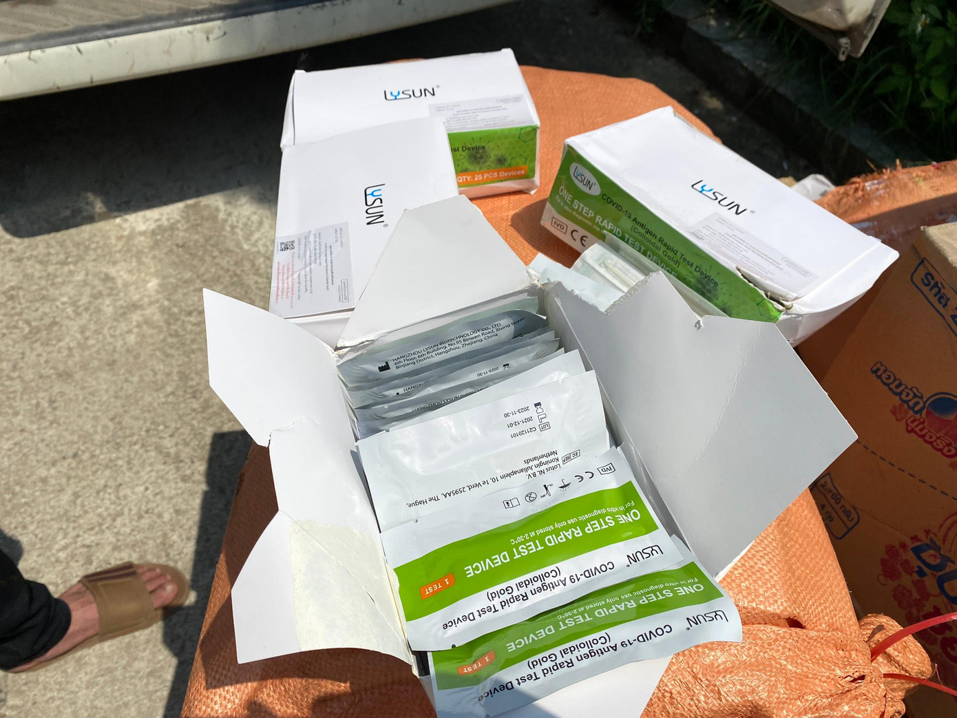 Có tổng cộng 6.000 kit xét nghiệm COVID-19 bị công an TT-Huế thu giữ