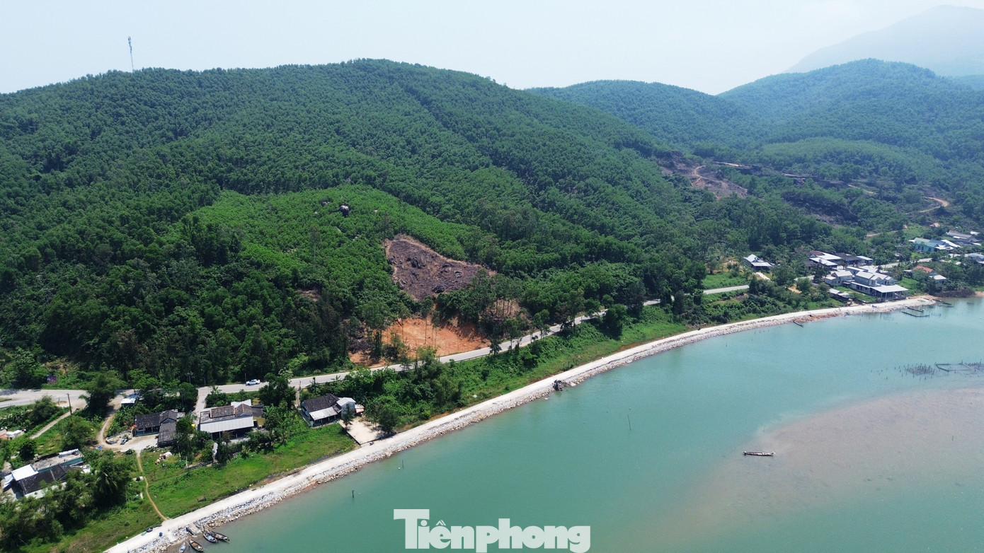 Bên cạnh đó, chính quyền và nhân dân xã Lộc Bình đã huy động mọi nguồn lực để đầu tư xây dựng cơ sở hạ tầng. Tổng kinh phí thực hiện chương trình xây dựng nông thôn mới lên đến 648.578 triệu đồng, trong đó ngân sách nhà nước hỗ trợ 72.930 triệu đồng, các chương trình, dự án khác đầu tư 164.963 triệu đồng. Đặc biệt, nhân dân đã đóng góp tới 410.685 triệu đồng, chiếm 68,47% tổng nguồn vốn thực hiện chương trình nông thôn mới.