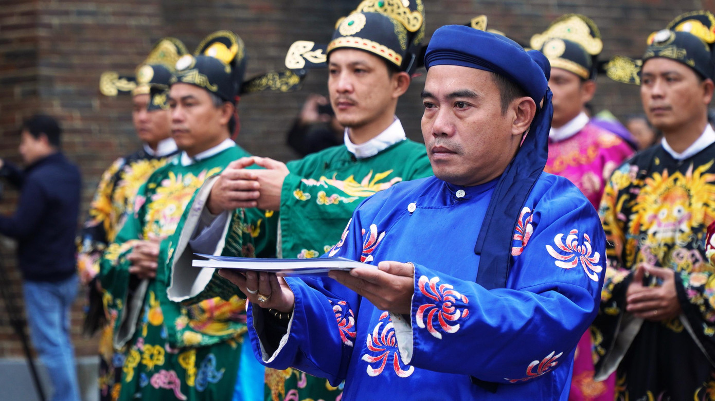 Nghi lễ Ban sóc (ban lịch) đã được Trung tâm Bảo tồn Di tích Cố đô Huế tái hiện từ các năm trước. Năm nay, lễ hội này đánh dấu sự mở đầu các chuỗi hoạt động của Festival Huế 2022. Nghi lễ Ban sóc (ban lịch) đã được Trung tâm Bảo tồn Di tích Cố đô Huế tái hiện từ các năm trước. Năm nay, lễ hội này đánh dấu sự mở đầu các chuỗi hoạt động của Festival Huế 2022.
