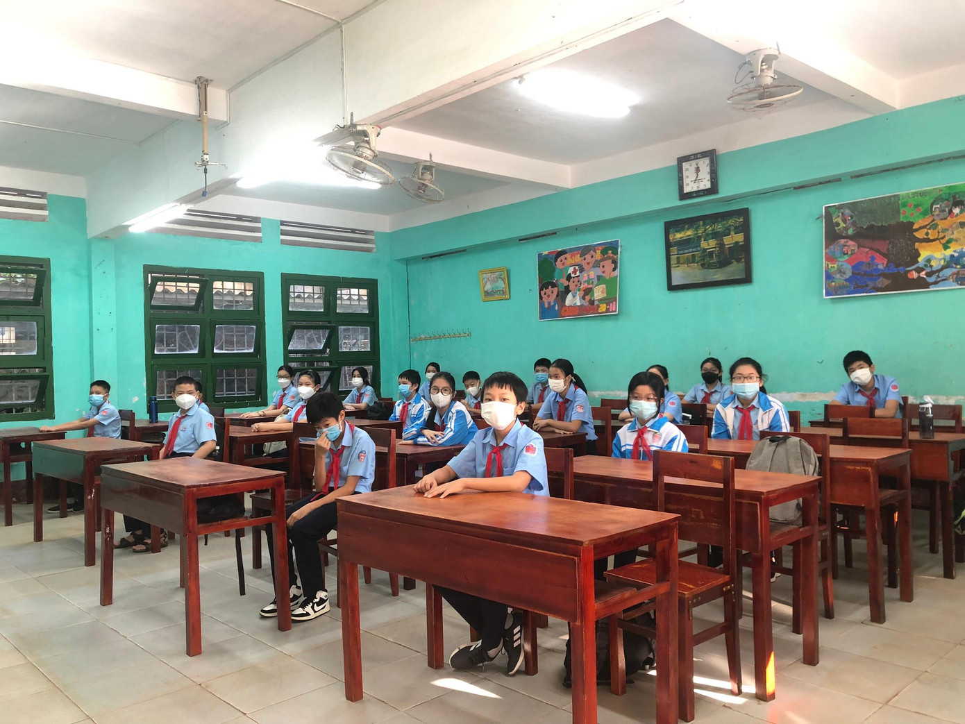 Học sinh tại Huế phải chia đôi số lượng từng lớp để học giãn cách theo ca Học sinh tại Huế phải chia đôi số lượng từng lớp để học giãn cách theo ca