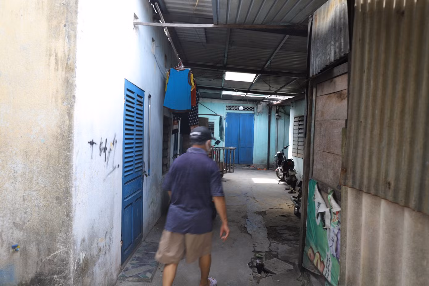 Nhà cửa xập xệ, tạm bợ trong khuôn viên khu An Lăng.