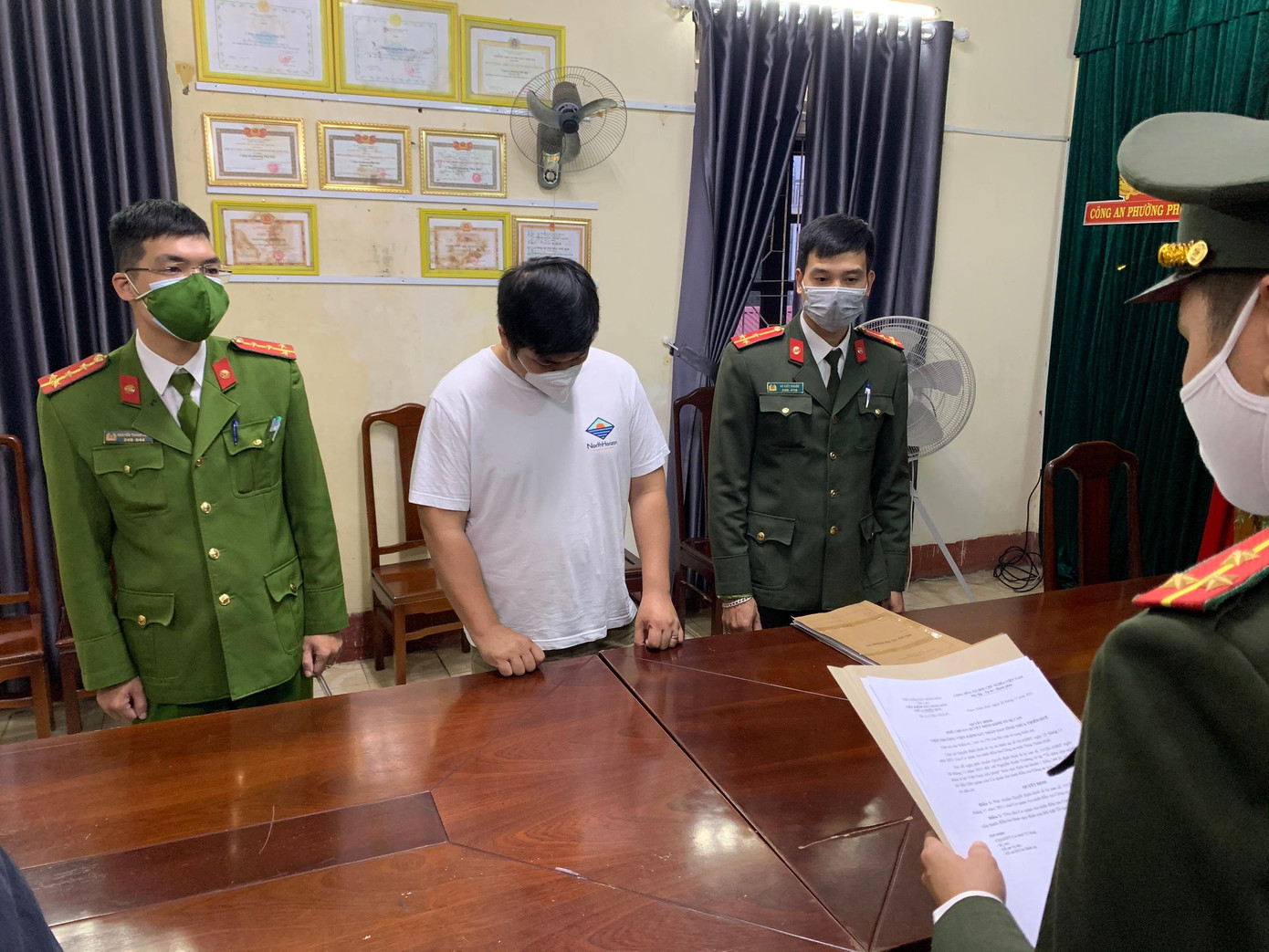 Đọc lệnh khởi tố, bắt tạm giam Nguyễn Xuân Trường Đọc lệnh khởi tố, bắt tạm giam Nguyễn Xuân Trường