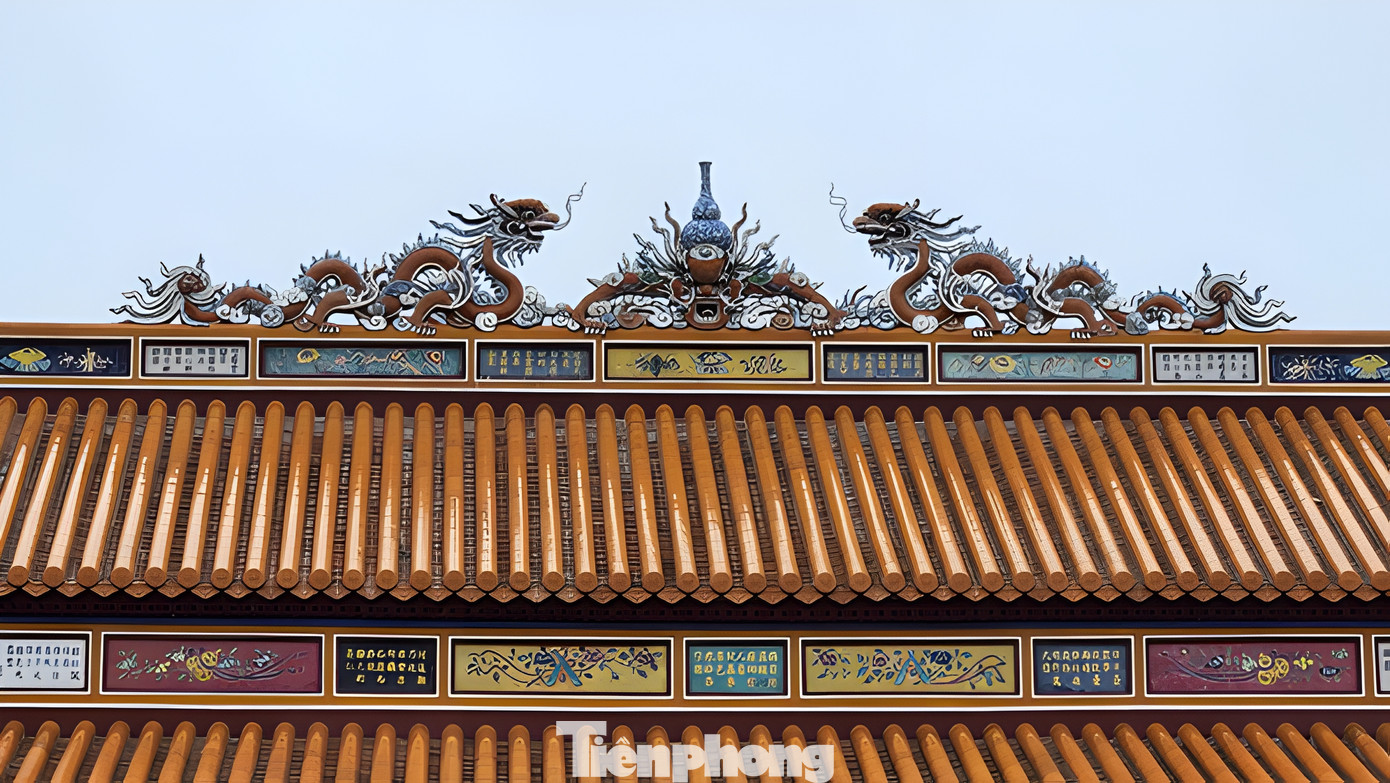 Hình rồng chầu uy nghi trên điện Thái Hòa - công trình mang tính biểu trưng quyền lực của Hoàng triều Nguyễn.
