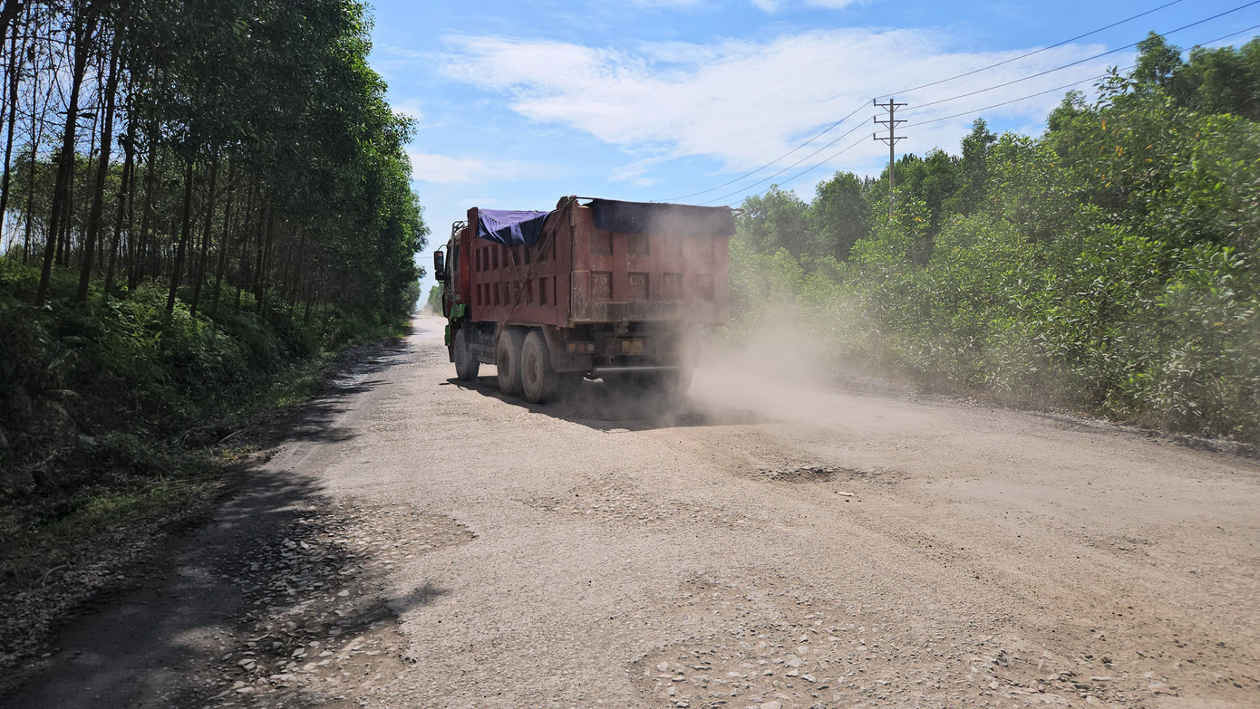 Mới đây, Sở Xây dựng đã có tờ trình gửi UBND TP Huế và Sở Tài chính xem xét, phê duyệt chủ trương đầu tư dự án nâng cấp Tỉnh lộ 9 đoạn từ Quốc lộ 1 đến nút giao cao tốc Cam Lộ – La Sơn, nhằm đảm bảo an toàn cho người và phương tiện lưu thông trên tuyến, đồng thời phát huy hiệu quả mạng lưới hạ tầng giao thông liên vùng tại Huế. Mới đây, Sở Xây dựng đã có tờ trình gửi UBND TP Huế và Sở Tài chính xem xét, phê duyệt chủ trương đầu tư dự án nâng cấp Tỉnh lộ 9 đoạn từ Quốc lộ 1 đến nút giao cao tốc Cam Lộ – La Sơn, nhằm đảm bảo an toàn cho người và phương tiện lưu thông trên tuyến, đồng thời phát huy hiệu quả mạng lưới hạ tầng giao thông liên vùng tại Huế.