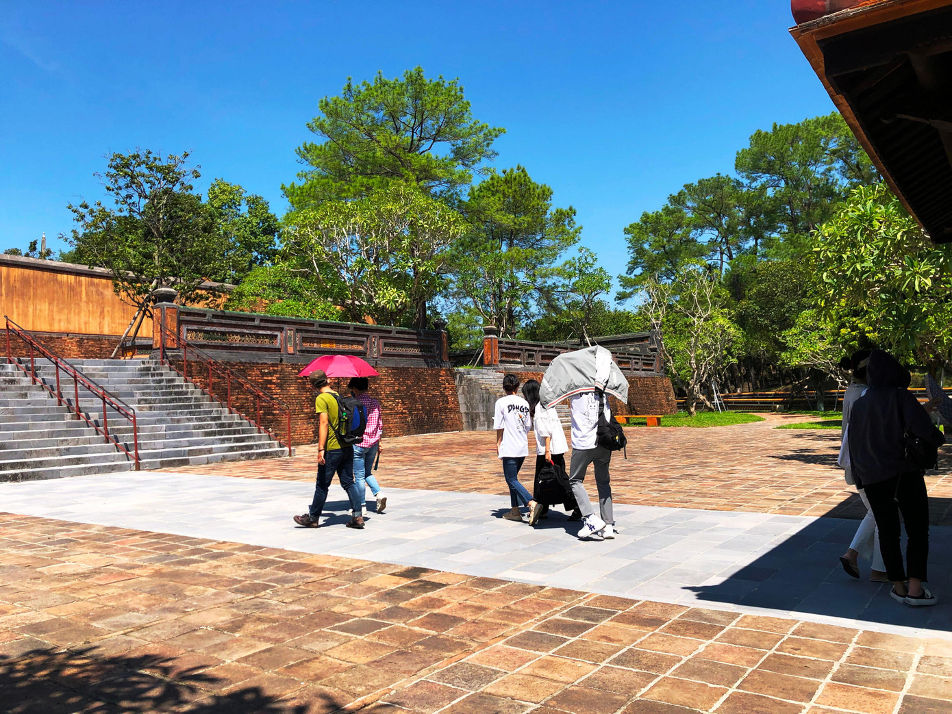 Khách tham quan chưa nhiều, đa số là học sinh, sinh viên nội tỉnh Khách tham quan chưa nhiều, đa số là học sinh, sinh viên nội tỉnh