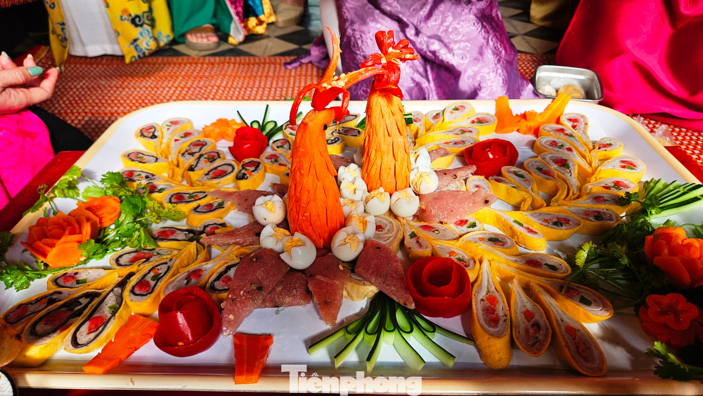 Nem công, chả phượng.