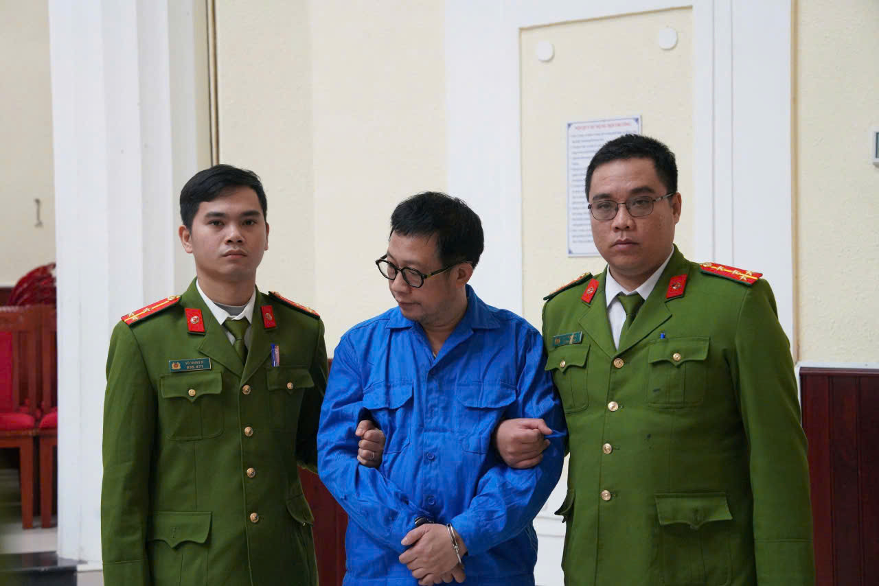 Cơ quan công an xác định, ông Lê Anh Phương đã có hành vi lạm dụng chức vụ, quyền hạn chiếm đoạt tài sản. Cơ quan công an xác định, ông Lê Anh Phương đã có hành vi lạm dụng chức vụ, quyền hạn chiếm đoạt tài sản.