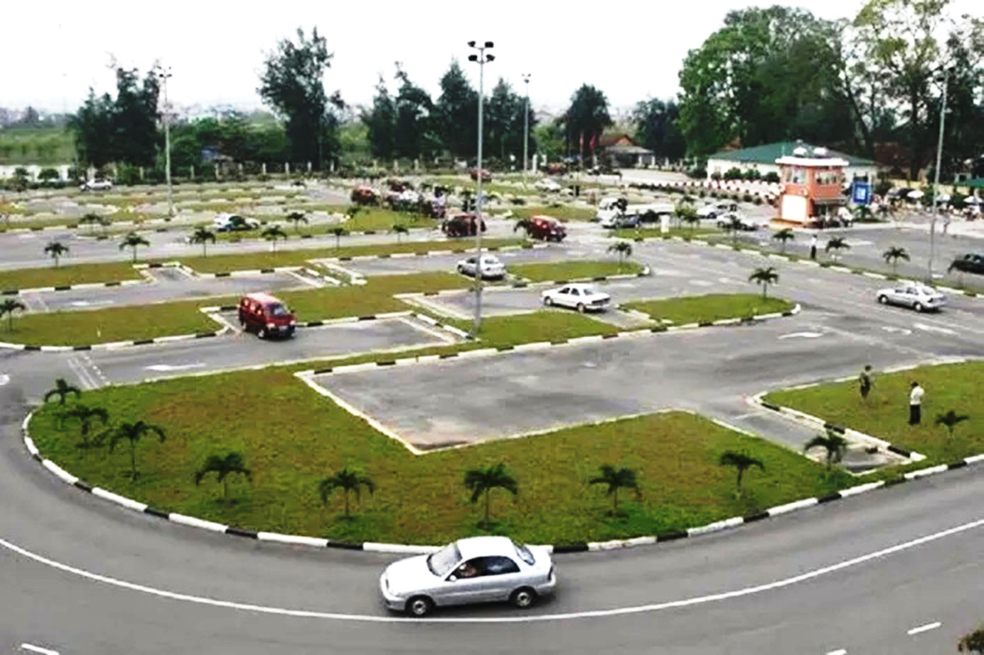 Huế tổ chức kỳ thi sát hạch ô tô đầu tiên sau khi chuyển giao sang lực lượng công an. Ảnh minh họa