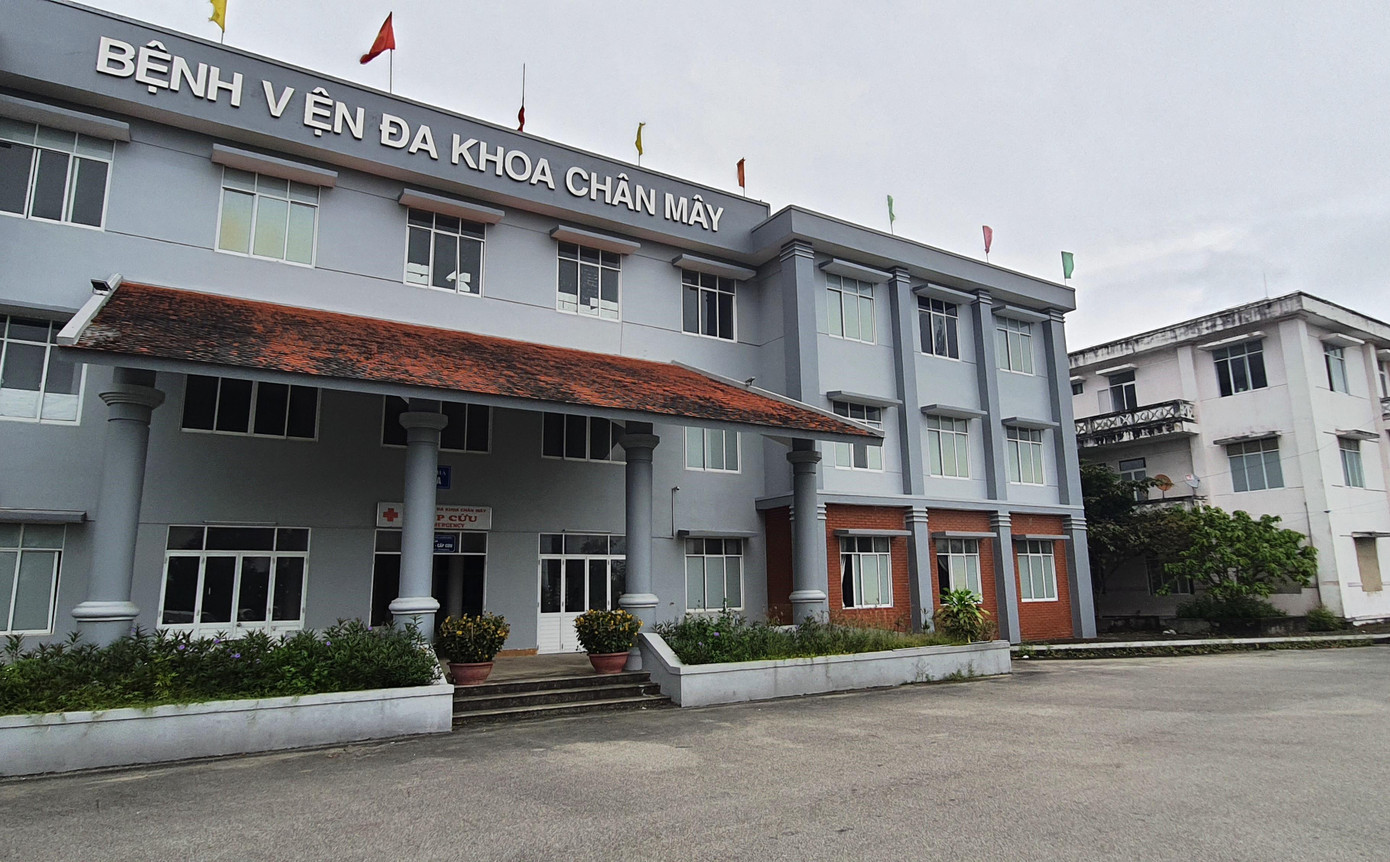 Sau khi Bệnh viện đa khoa Chân Mây sáp nhập và “hạ cấp” trở thành cơ sở 2 của Trung tâm Y tế huyện Phú Lộc, nhiều trang thiết bị hiện đại trị giá tiền tỷ bỏ kho "đắp chiếu" nhiều năm trước đó tại bệnh viện tuyến tỉnh này vẫn không được khai thác, vận hành, phục vụ khám chữa bệnh cho người dân, gây lãng phí lớn Sau khi Bệnh viện đa khoa Chân Mây sáp nhập và “hạ cấp” trở thành cơ sở 2 của Trung tâm Y tế huyện Phú Lộc, nhiều trang thiết bị hiện đại trị giá tiền tỷ bỏ kho "đắp chiếu" nhiều năm trước đó tại bệnh viện tuyến tỉnh này vẫn không được khai thác, vận hành, phục vụ khám chữa bệnh cho người dân, gây lãng phí lớn
