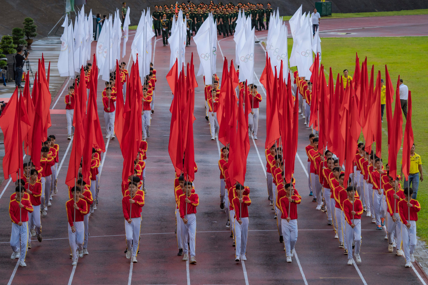 Đại hội TDTT tỉnh TT-Huế lần thứ IX năm 2022 có sự tham gia của hơn 2.500 cán bộ, huấn luyện viên, VĐV đến từ các huyện, thị xã, TP Huế và các ngành trong tỉnh. Ảnh: Lê Đình Hoàng Đại hội TDTT tỉnh TT-Huế lần thứ IX năm 2022 có sự tham gia của hơn 2.500 cán bộ, huấn luyện viên, VĐV đến từ các huyện, thị xã, TP Huế và các ngành trong tỉnh. Ảnh: Lê Đình Hoàng