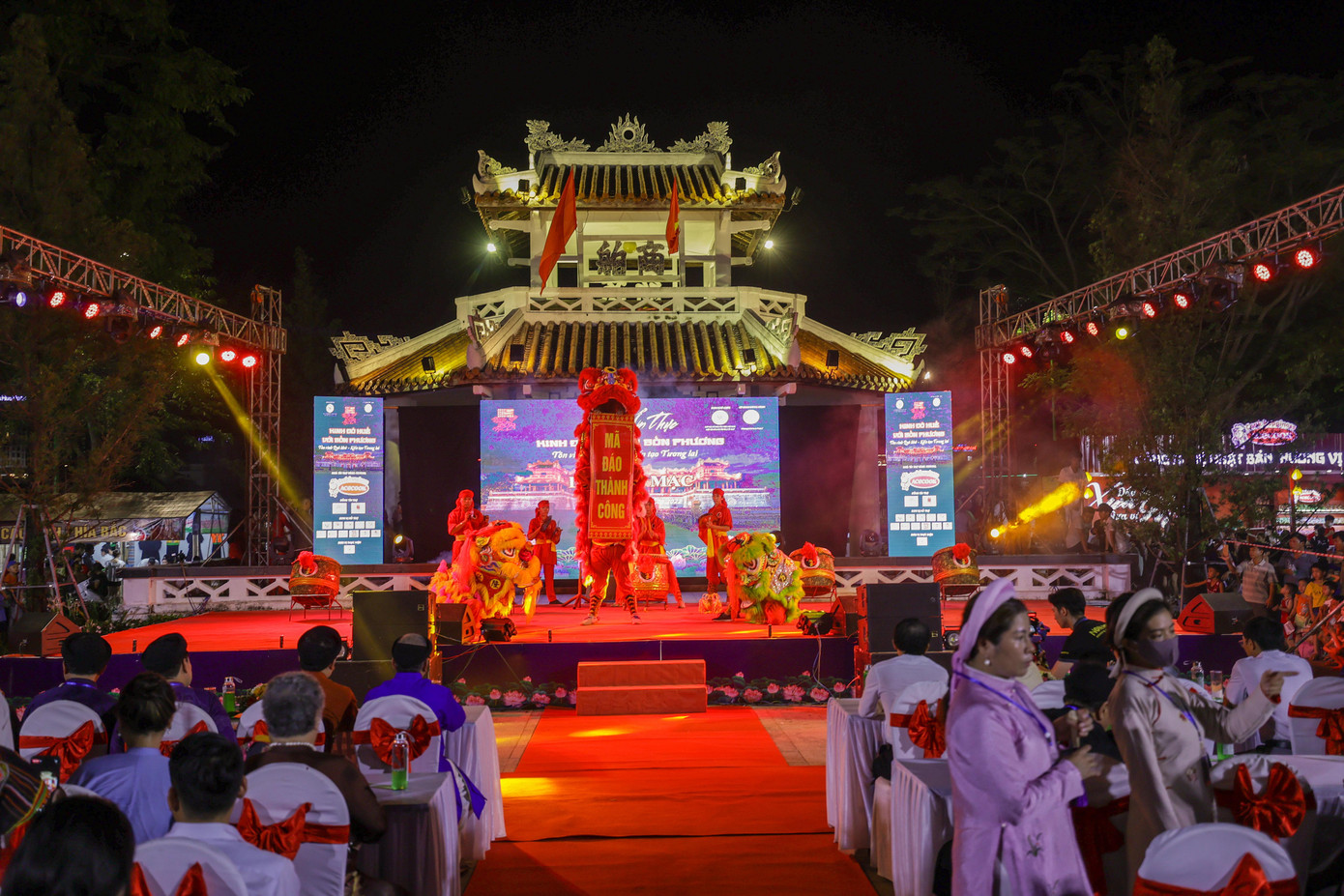 Huế sẽ tổ chức nhiều hoạt động văn hóa, lễ hội trong dịp nghỉ lễ Quốc khánh 2/9 để thu hút du khách. Huế sẽ tổ chức nhiều hoạt động văn hóa, lễ hội trong dịp nghỉ lễ Quốc khánh 2/9 để thu hút du khách.