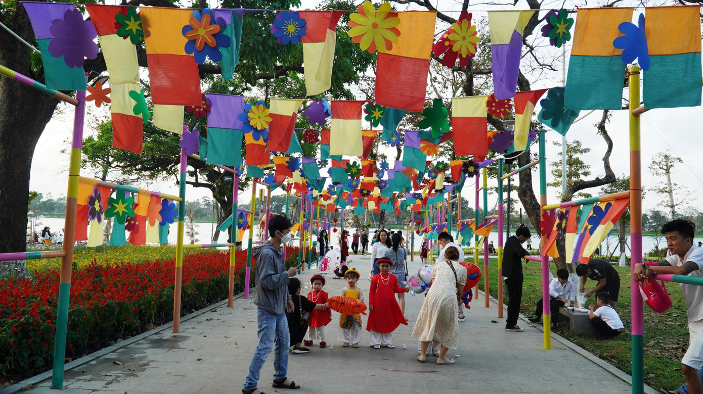 Sở Du lịch TT-Huế đã lập tổ liên ngành để kiểm tra, giám sát các hoạt động du lịch trước, trong và sau lễ Quốc khánh 2/9. Sở Du lịch TT-Huế đã lập tổ liên ngành để kiểm tra, giám sát các hoạt động du lịch trước, trong và sau lễ Quốc khánh 2/9.