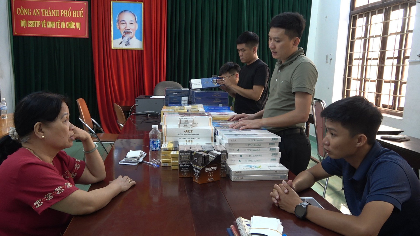 Hai đối tượng Ngô Văn Trí và Nguyễn Thị Thanh Loan. Hai đối tượng Ngô Văn Trí và Nguyễn Thị Thanh Loan.