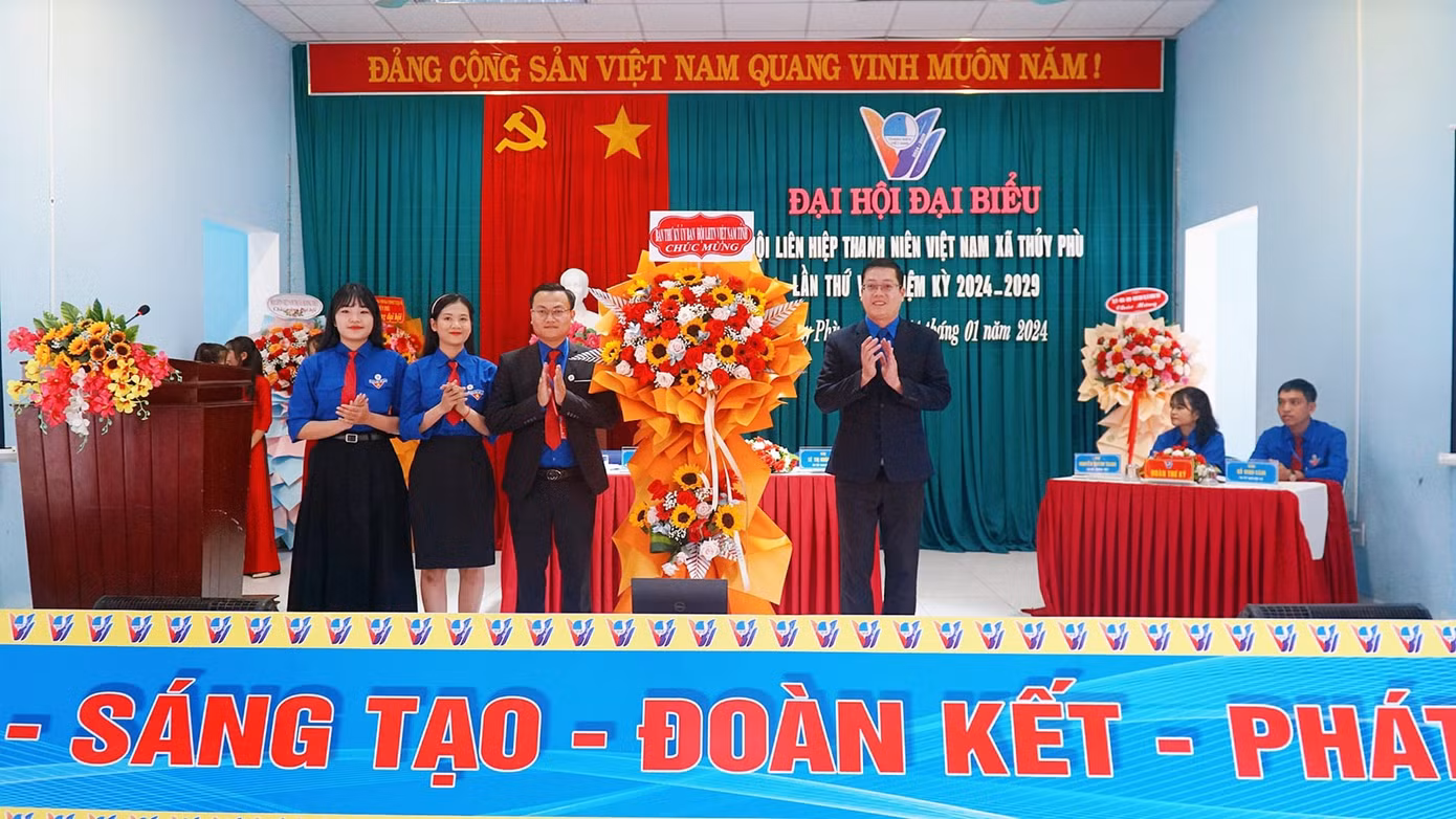 Xã Thủy Phù (thị xã Hương Thủy) được Hội LHTN Việt Nam tỉnh TT-Huế chọn là đơn vị đầu tiên của cả tỉnh tổ chức Đại hội điểm cấp cơ sở. Xã Thủy Phù (thị xã Hương Thủy) được Hội LHTN Việt Nam tỉnh TT-Huế chọn là đơn vị đầu tiên của cả tỉnh tổ chức Đại hội điểm cấp cơ sở.
