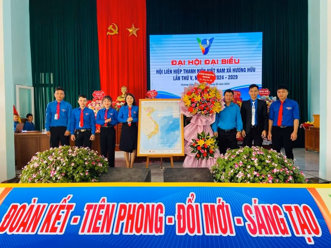 Chuỗi các Đại hội điểm cấp cơ sở kết thúc với Đại hội điểm xã Hương Hữu (huyện Nam Đông). Chuỗi các Đại hội điểm cấp cơ sở kết thúc với Đại hội điểm xã Hương Hữu (huyện Nam Đông).