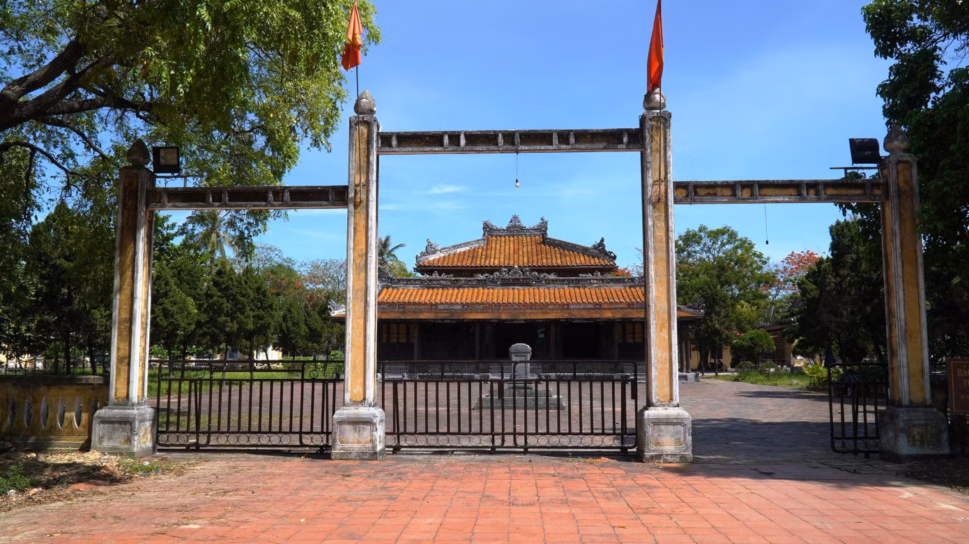 Cũng trong năm 2020, ông Phan Ngọc Thọ, lúc đó là Chủ tịch UBND tỉnh TT-Huế, từng chủ trì phiên họp bàn về phương án sử dụng di tích Quốc Tử giám sau khi di dời các hiện vật lịch sử ra khỏi di tích này. Trung tâm Bảo tồn Di tích Cố đô Huế được giao tiếp quản di tích Quốc Tử giám từ Bảo tàng Lịch sử tỉnh để thực hiện công tác bảo tồn, tu bổ, phát huy giá trị.