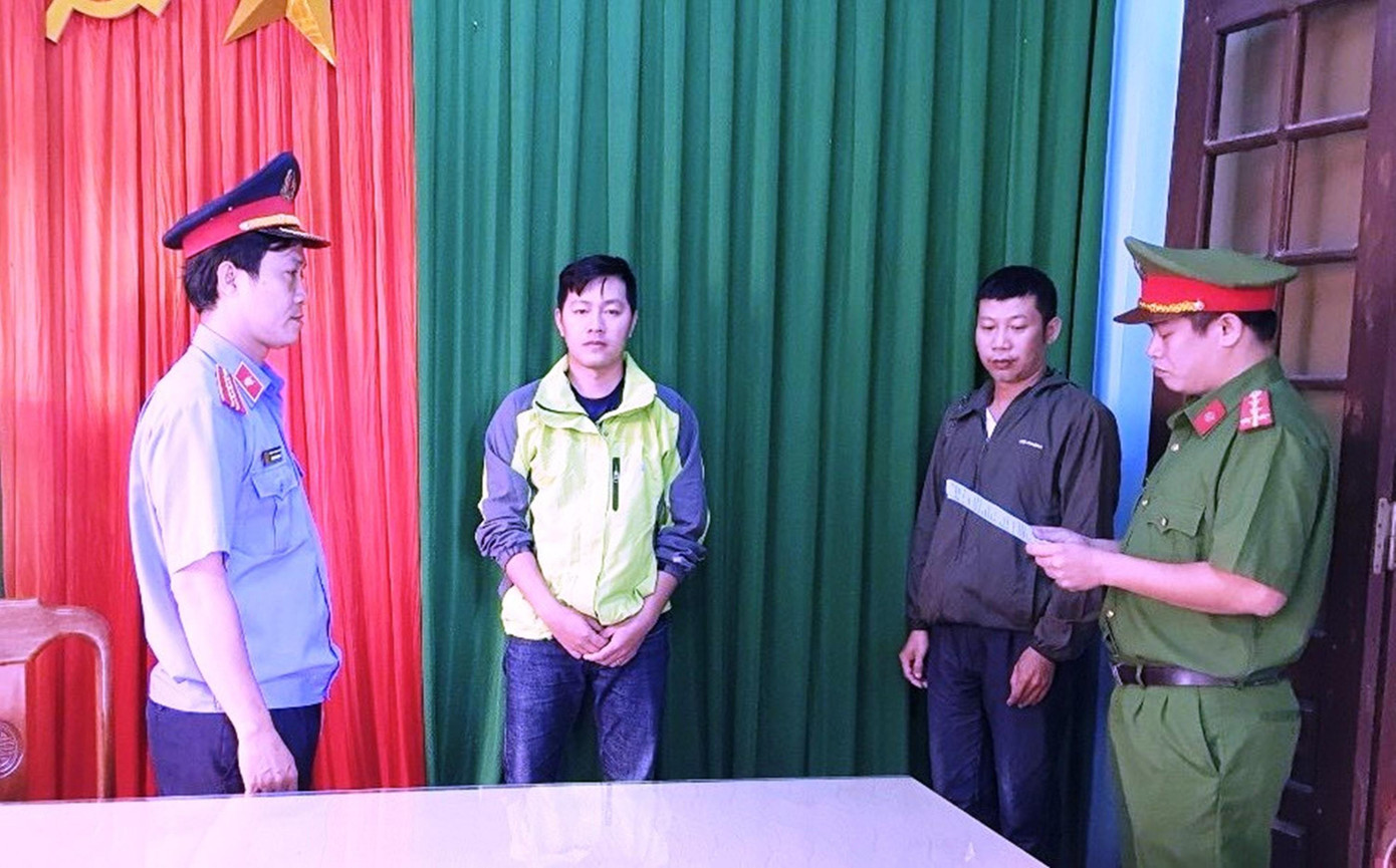 Đối tượng Nguyễn Xuân Anh Dũng (thứ hai từ trái sang). Ảnh: CACC