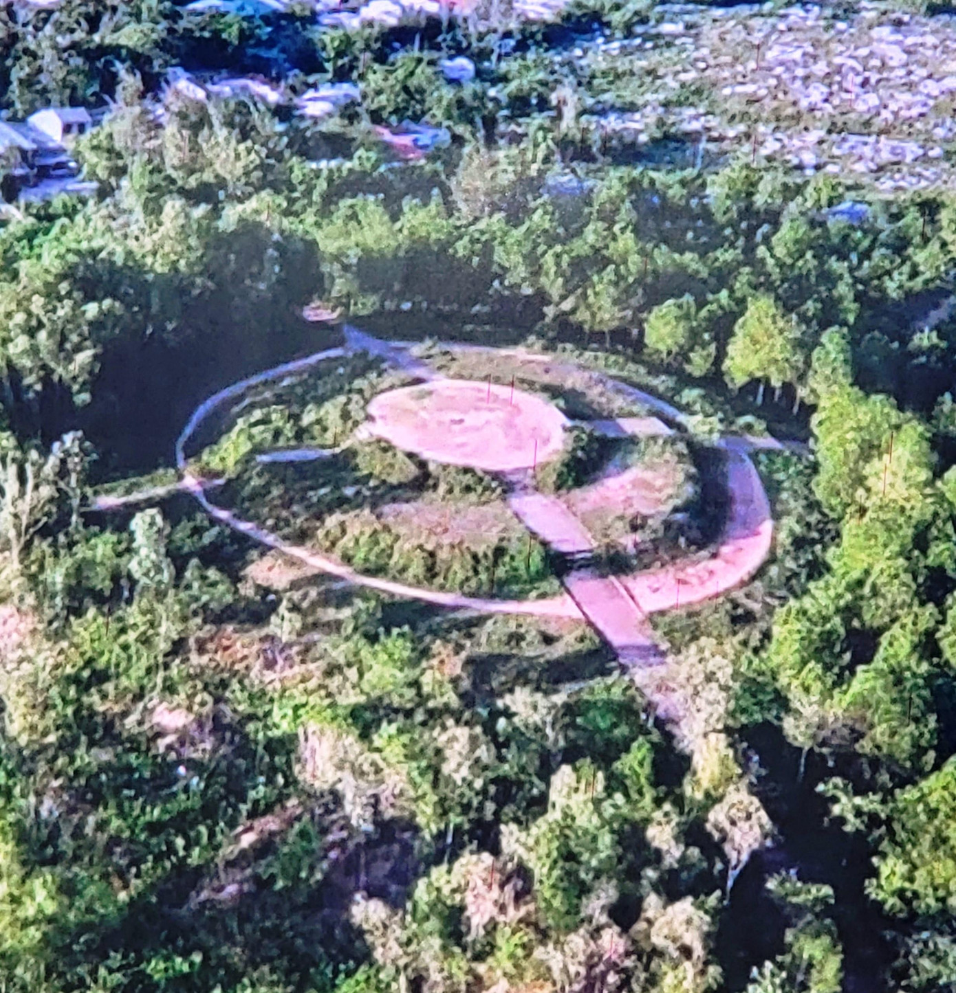 Di tích núi Bân - nơi được xem là đàn Nam Giao của vương triều Tây Sơn Di tích núi Bân - nơi được xem là đàn Nam Giao của vương triều Tây Sơn