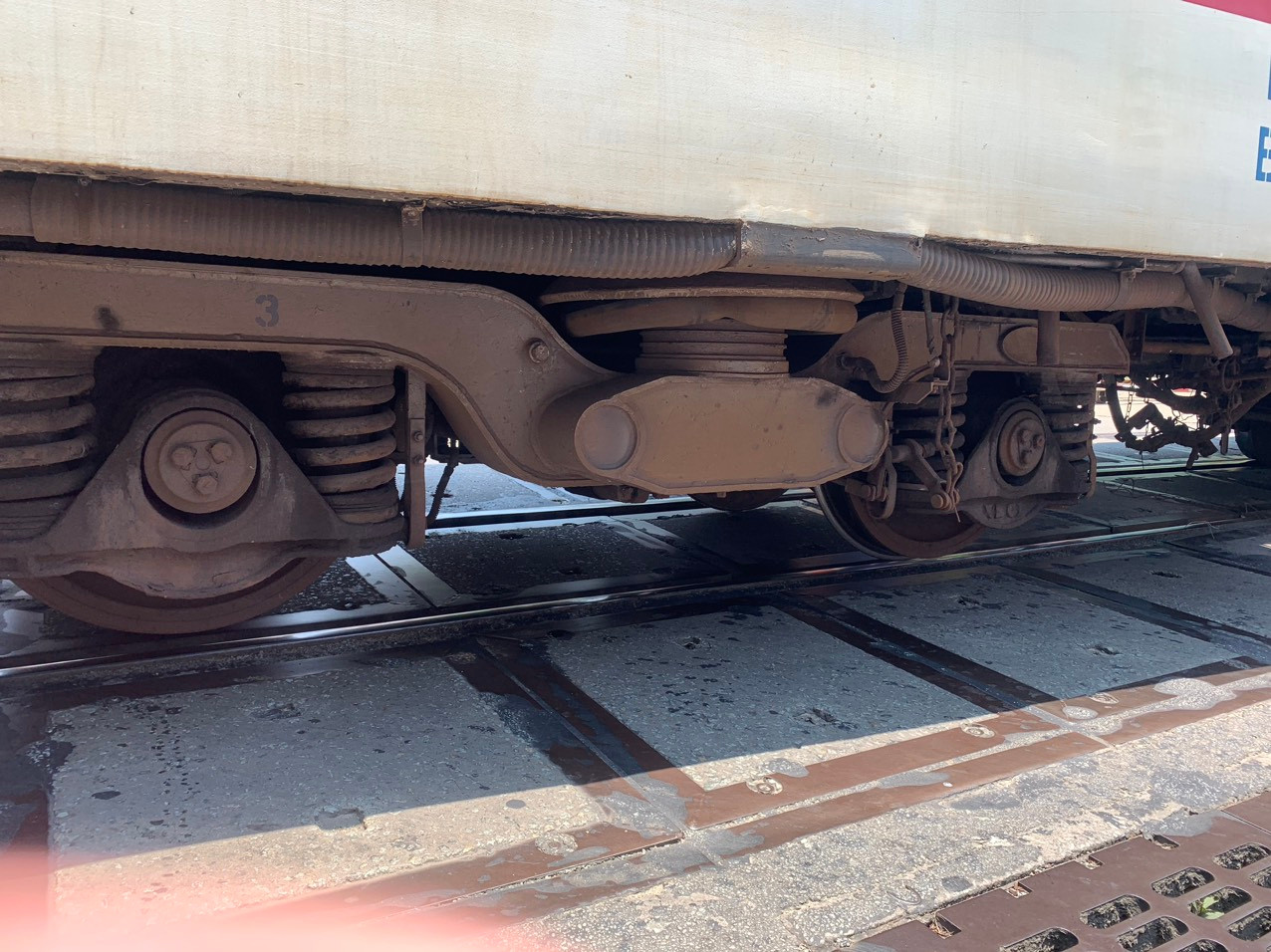 Vị trí đoàn tàu bị trật bánh giao với đường phố Điện Biên Phủ, TP. Huế. Vị trí đoàn tàu bị trật bánh giao với đường phố Điện Biên Phủ, TP. Huế.