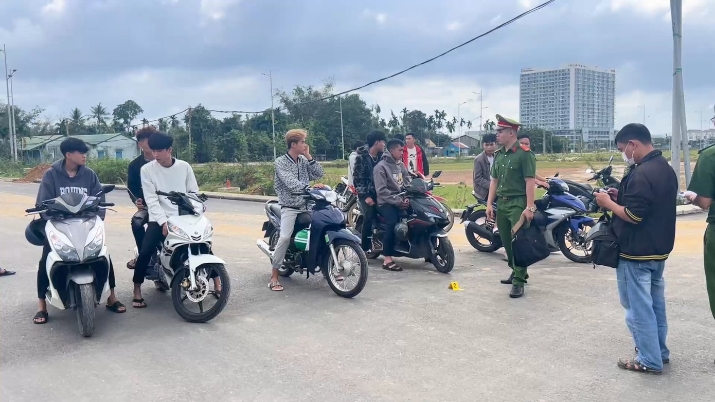 Nhóm đối tượng này rủ nhau đi giải quyết mâu thuẫn với nhóm thanh, thiếu niên khác. (Ảnh: CACC)