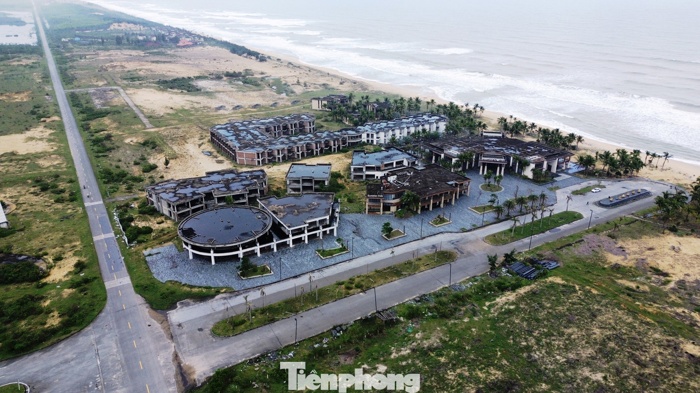 Dự án thực hiện trên tổng diện tích đất ven biển Lăng Cô rộng 110ha, với tổng vốn đầu tư hơn 2 tỷ USD (phát triển qua 6 giai đoạn và đa dạng loại hình).