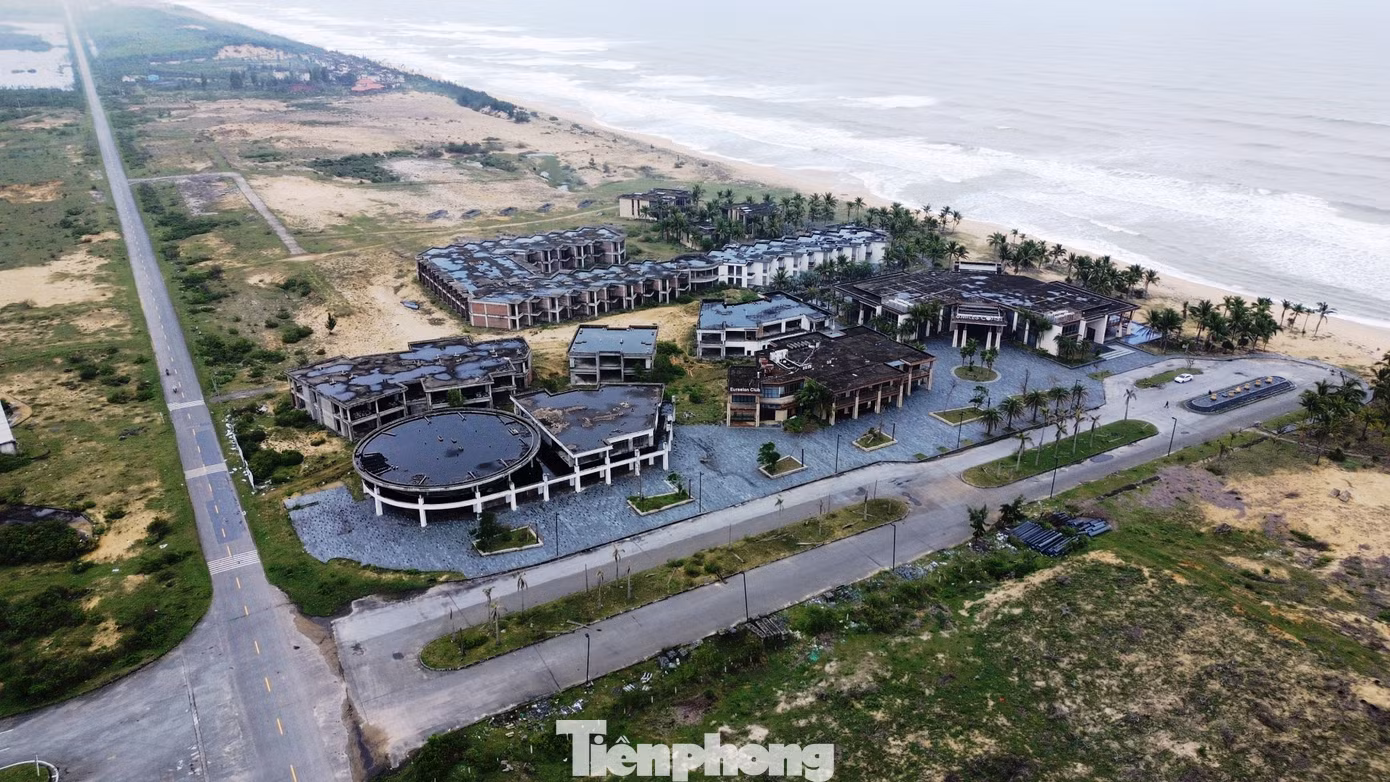 Dự án thực hiện trên tổng diện tích đất ven biển Lăng Cô rộng 110ha, với tổng vốn đầu tư hơn 2 tỷ USD (phát triển qua 6 giai đoạn và đa dạng loại hình).