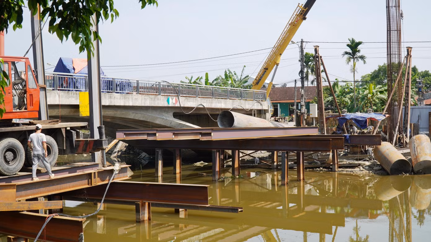 Về tiến độ thi công, sau khi nhận mặt bằng thi công, chủ đầu tư phải tập trung chỉ đạo nhà thầu đẩy nhanh tiến độ thi công, phấn đấu hoàn thành công trình vào tháng 9/2022