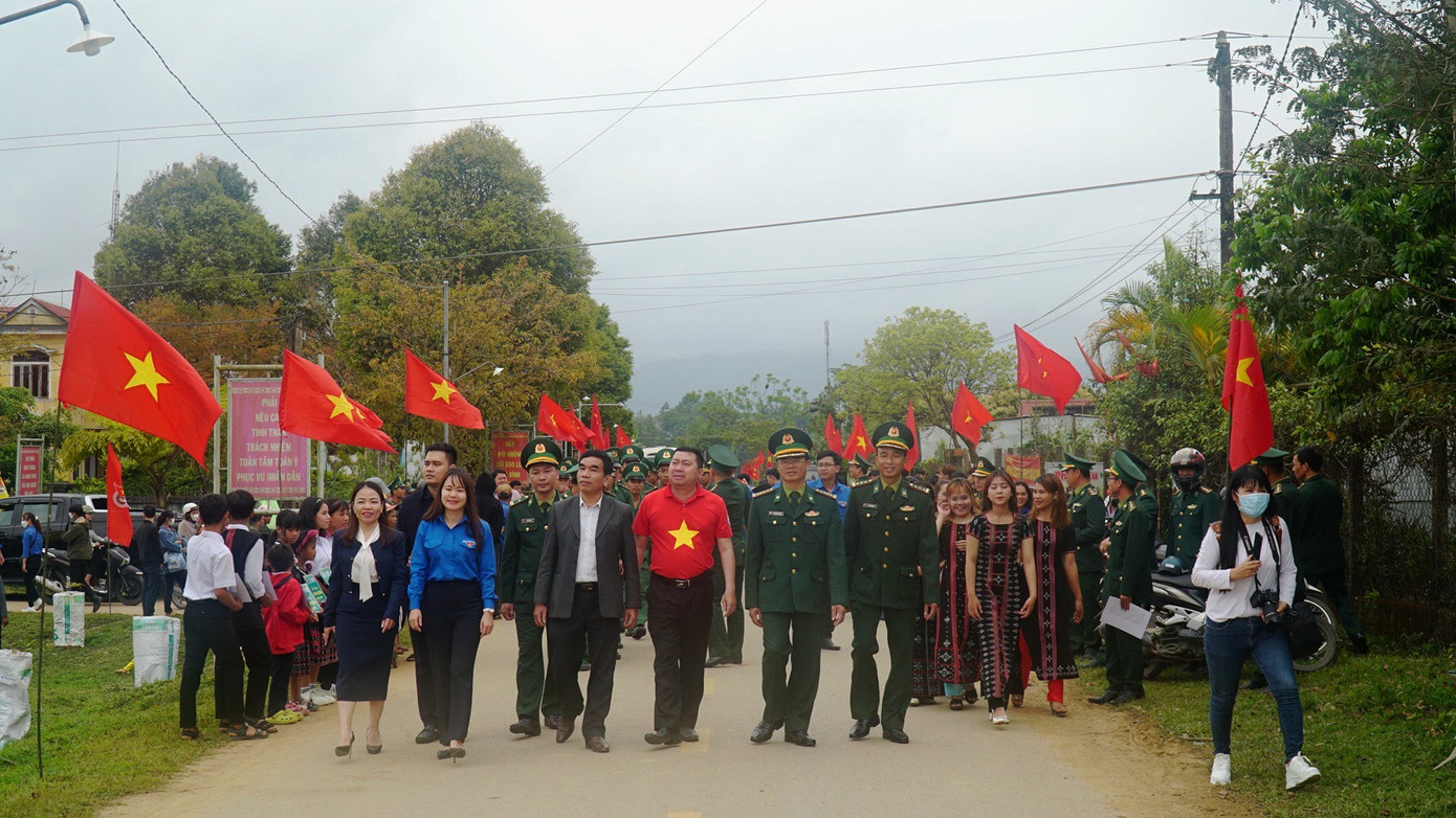 Khánh thành công trình thanh niên “Đường cờ Tổ quốc” tại xã Hồng Thái, huyện A Lưới.
