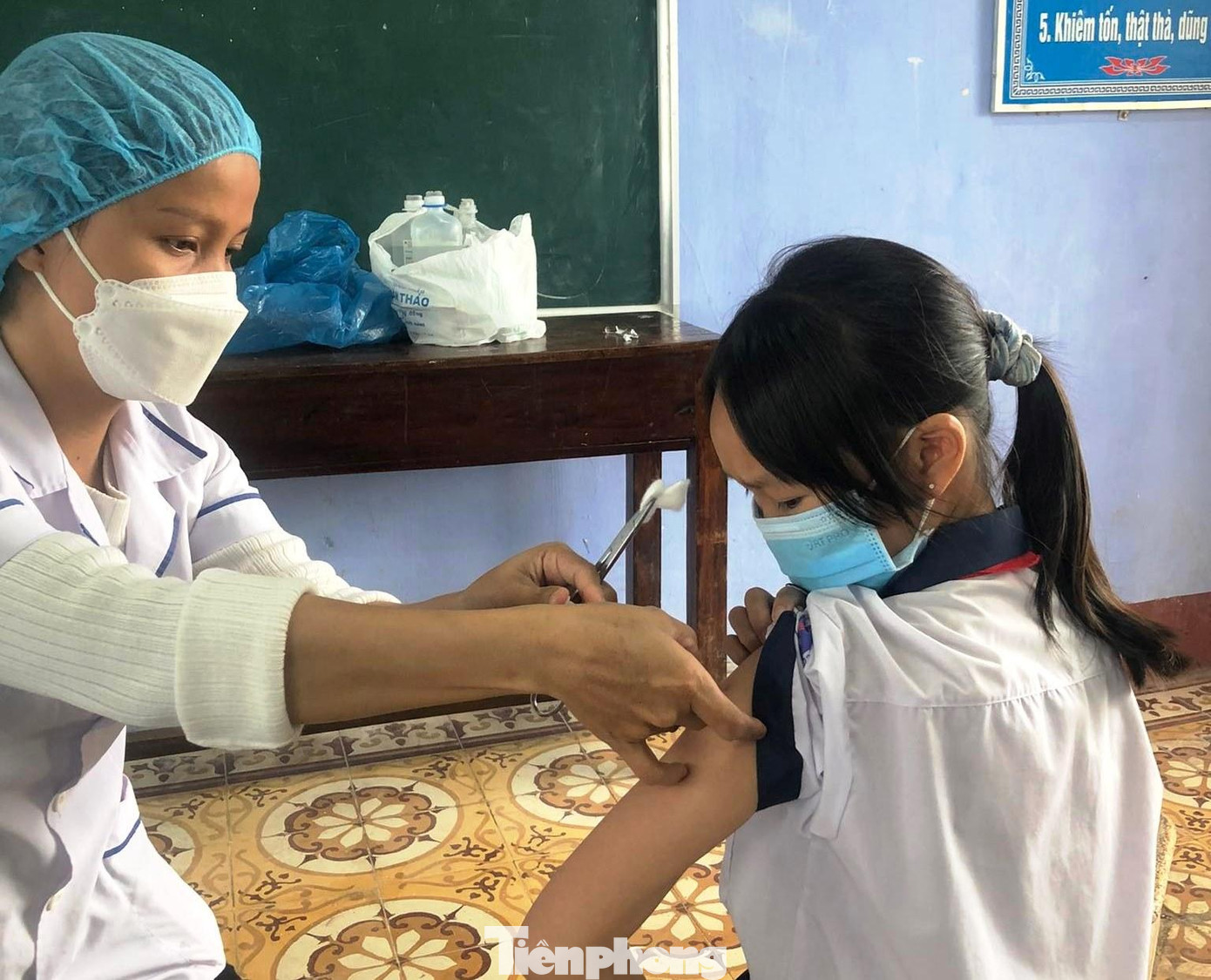 Tỉnh TT-Huế bắt đầu triển khai tiêm vắc xin phòng COVID-19 trên diện rộng cho trẻ dưới 12