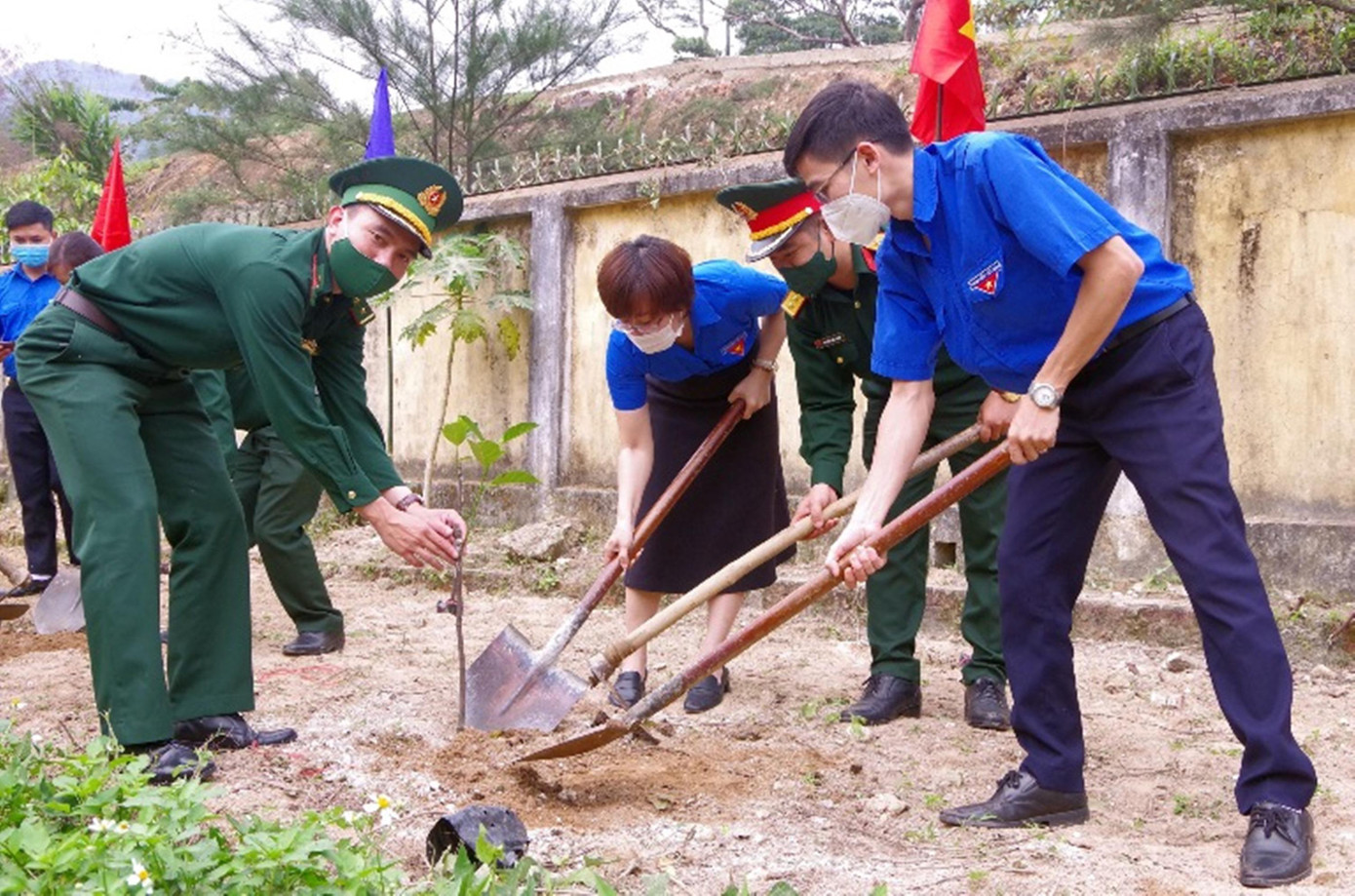 ĐVTN Biên phòng TT-Huế tham gia bảo vệ môi trường ĐVTN Biên phòng TT-Huế tham gia bảo vệ môi trường