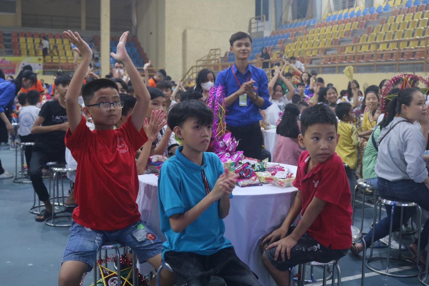 Các em thiếu nhi có hoàn cảnh đặc biệt hào hứng với chương trình "Đêm hội trăng rằm"