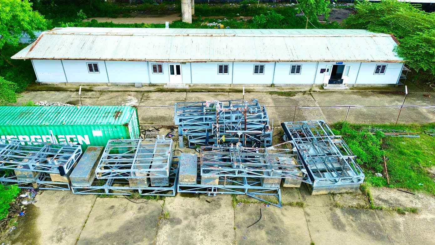 Theo cơ quan chức năng TP Huế, dự án hiện gặp một số vướng mắc. Đơn vị đầu tư đang tìm cách tháo gỡ để có thể tái triển khai, dự kiến vào cuối năm nay. Theo cơ quan chức năng TP Huế, dự án hiện gặp một số vướng mắc. Đơn vị đầu tư đang tìm cách tháo gỡ để có thể tái triển khai, dự kiến vào cuối năm nay.